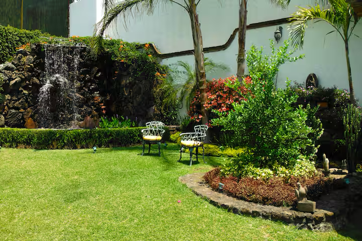 LOS JARDINES