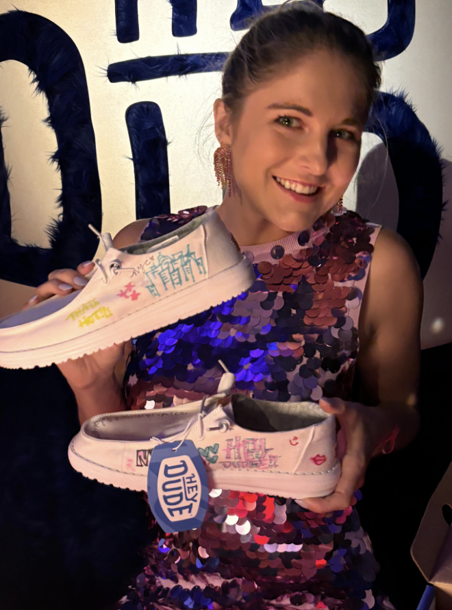 KELSEY LINNARTZ LUXURY  EVENT ARTIST - LIVE ILLUSTRATION ARTIST CHARLESTON KELSEY LINNARTZ LIVE EVENT ARTIST WEDDING ARTIST  NYFW NEW YORK FASHION WEEK