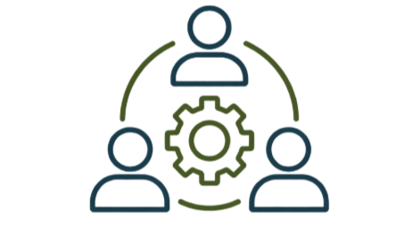 Icon of three people connected around a gear, representing teamwork or collaboration.