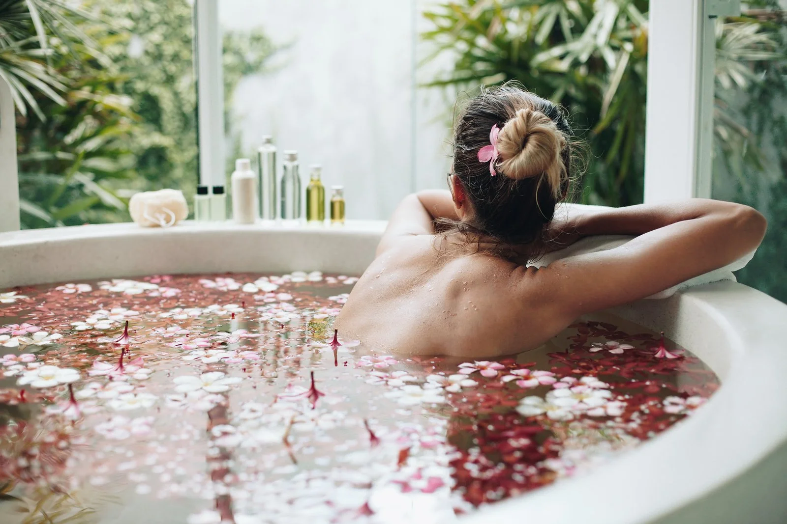 2 Detox Bath Recipes to Naturally Flush Out Toxins