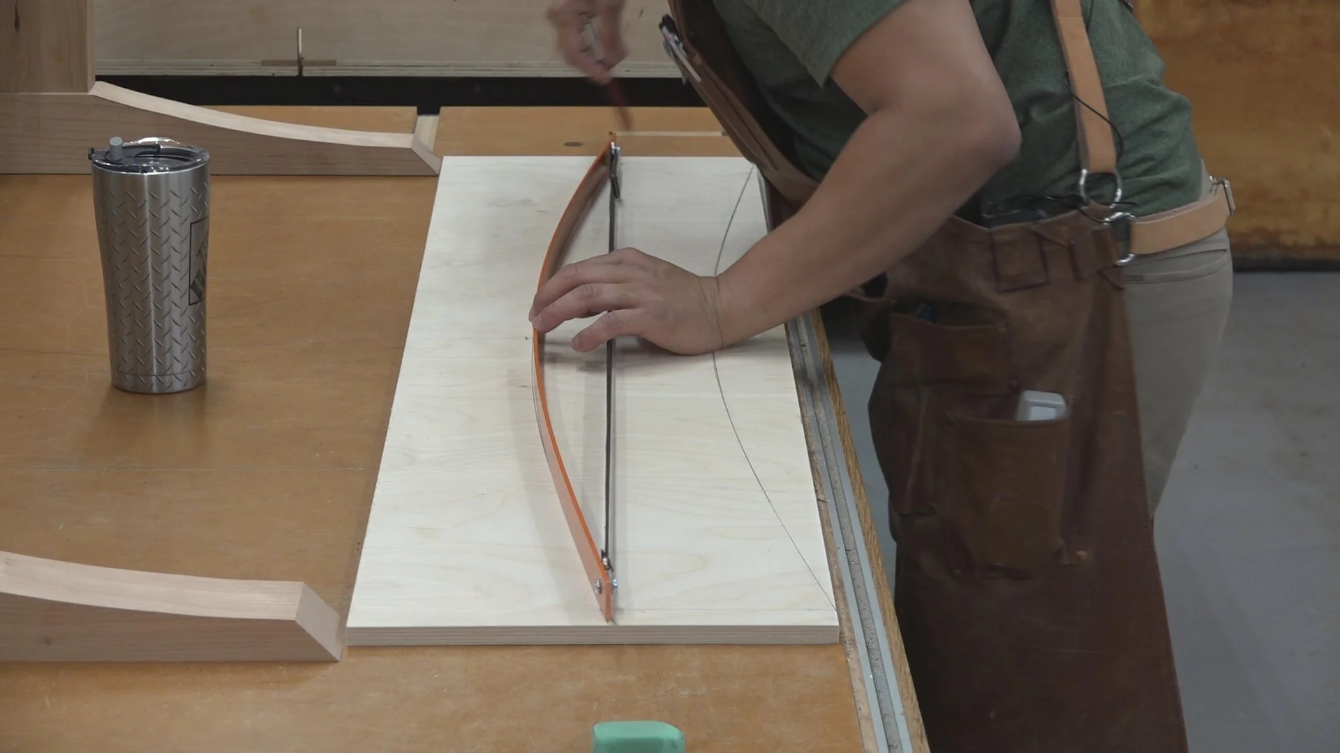 Using a drawing bow to create curves
