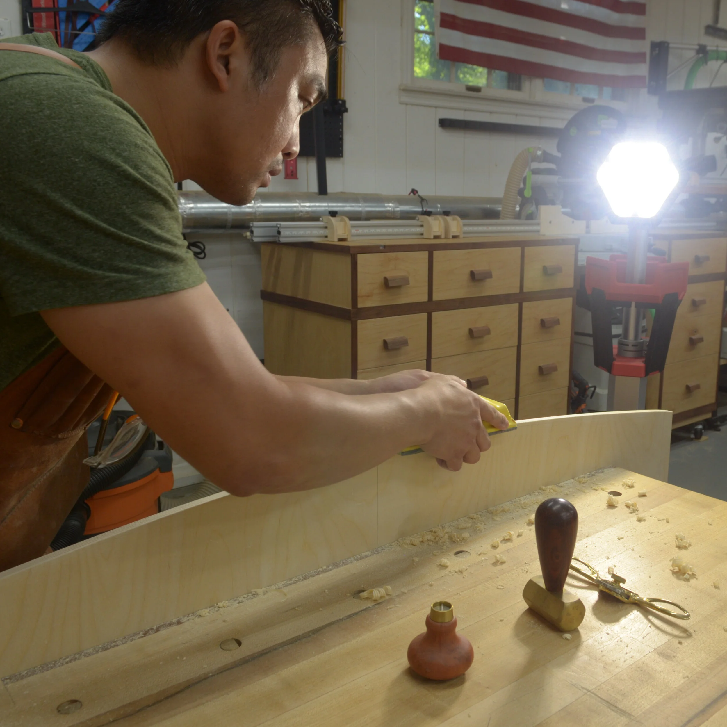 Using low raking light to smooth the curve of the template