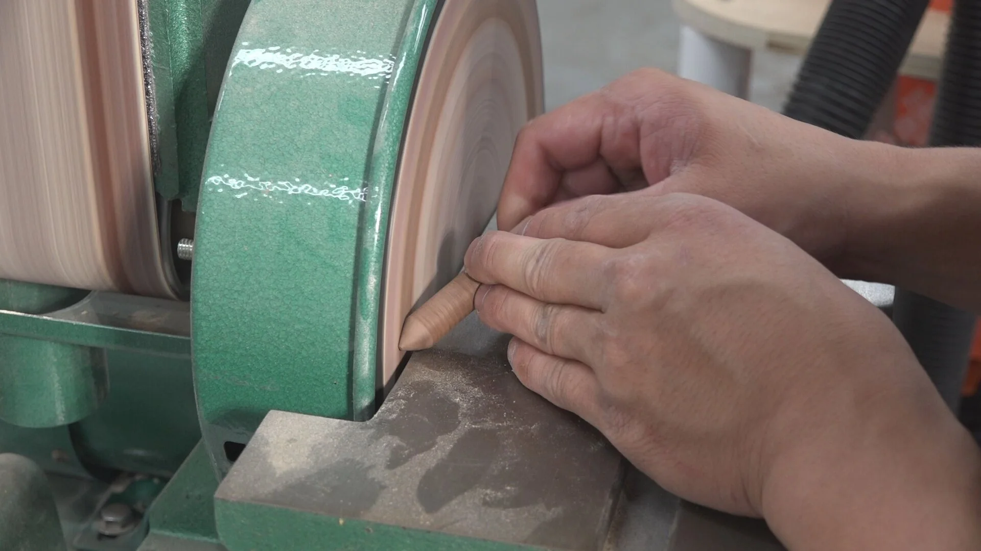 Tapering the dowels