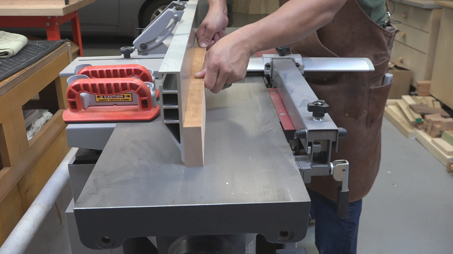 I then joint the edge perpendicular to the flattened face.
