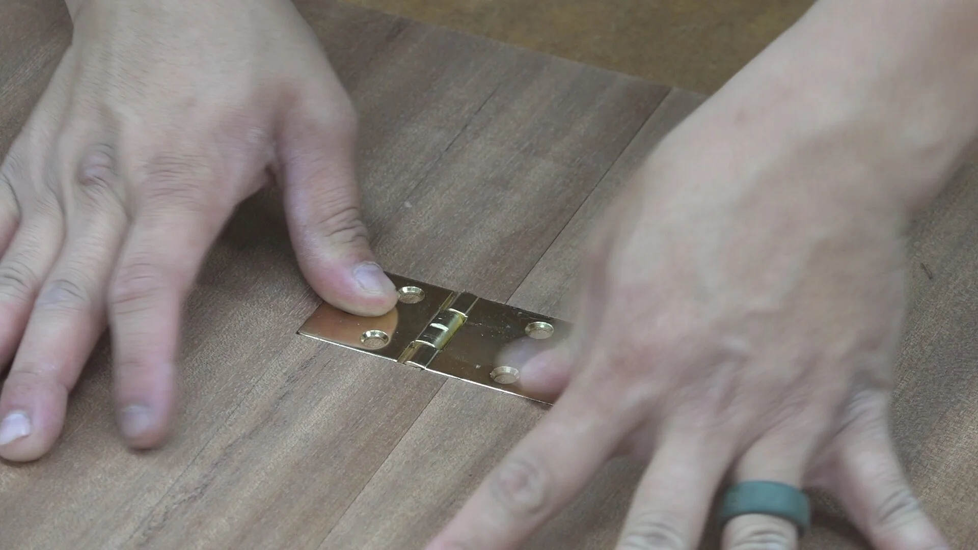 The result is a perfect fitting hinge.