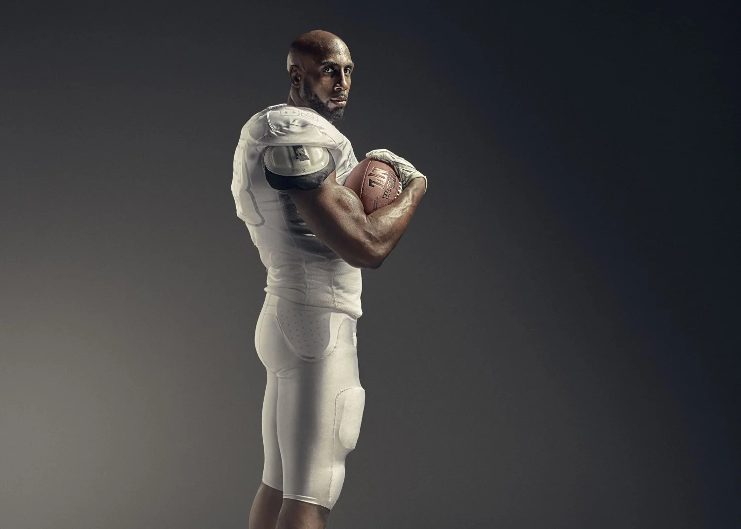 sports photography from photographer Jon Enoch showing an American Football Player