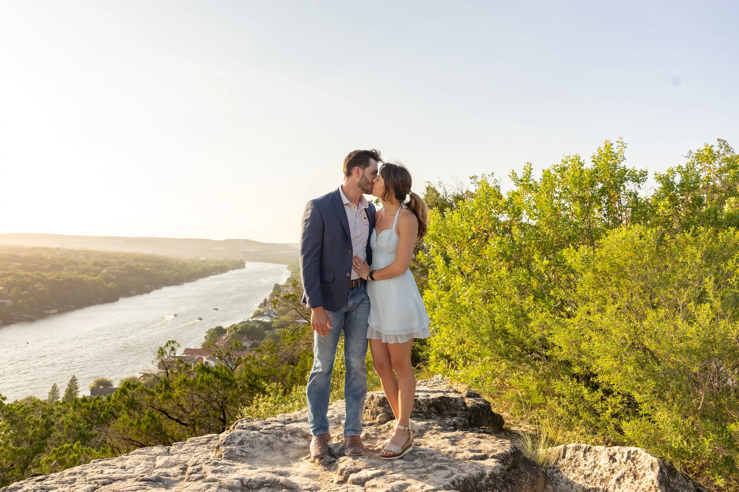 austin-proposal-photographer-first-kiss.jpg