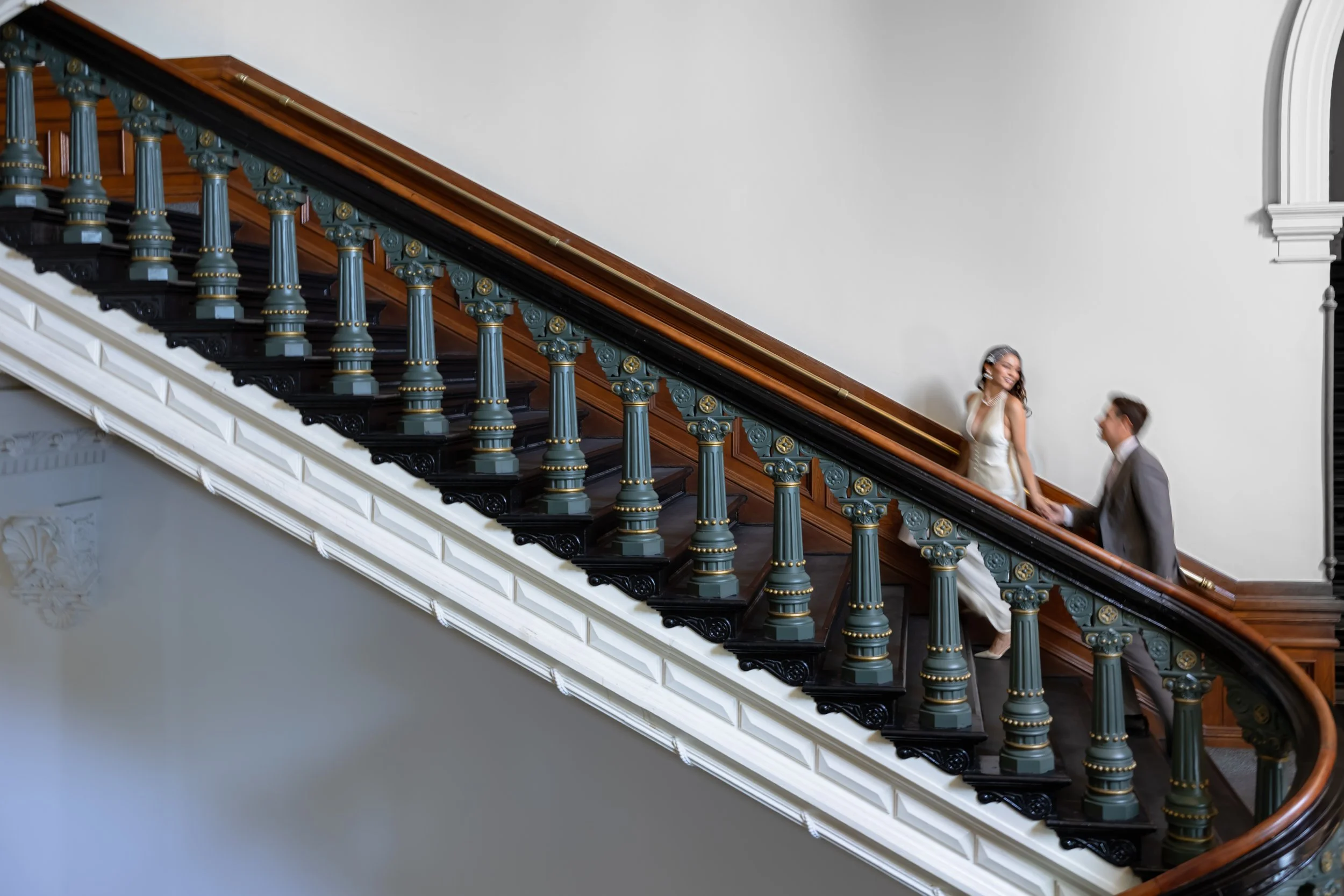 Austin wedding at the Texas State Capitol & Travis County Courthouse. Elopement portraits, ceremony photos & bridal images by an Austin wedding photographer.