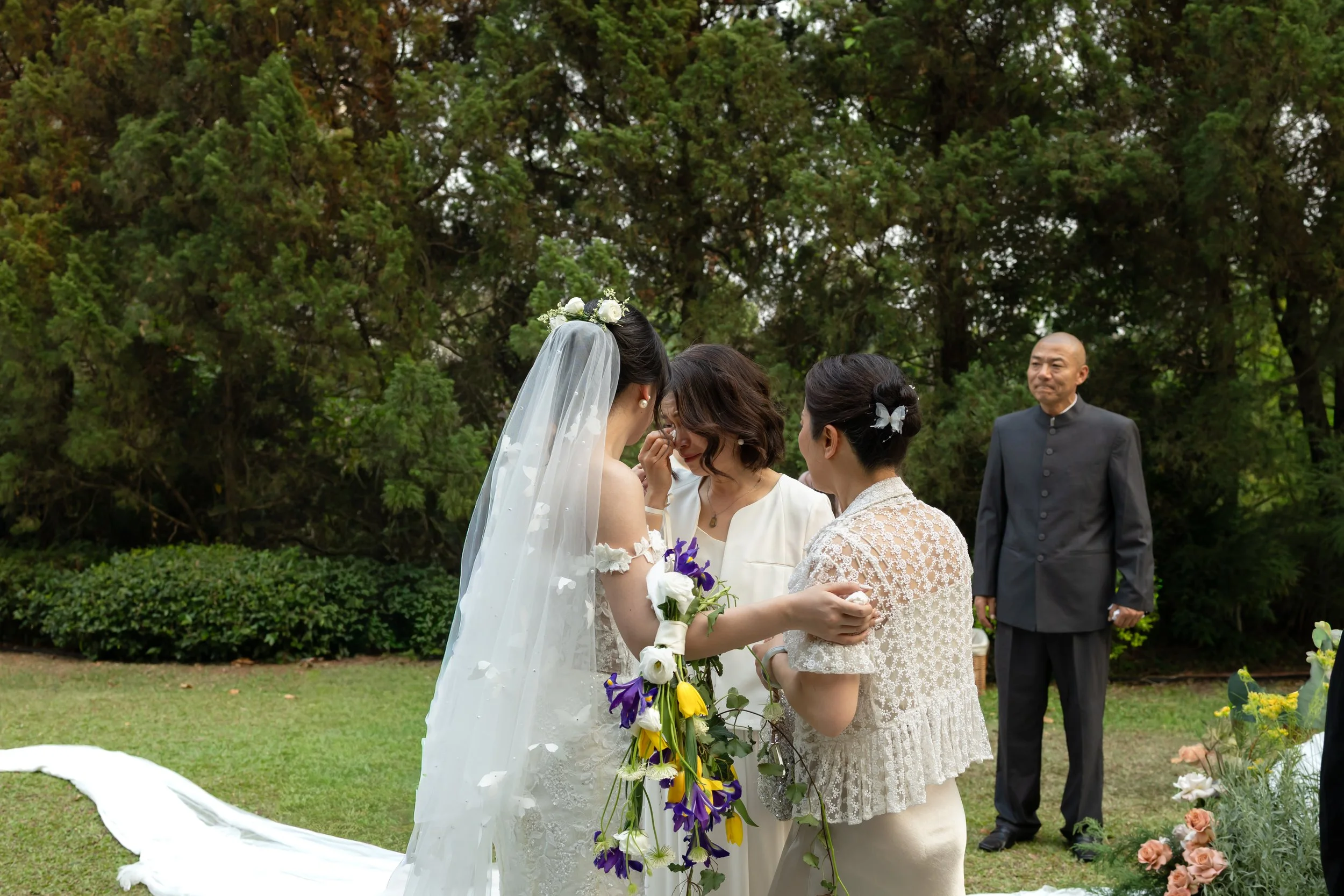 international-elopement-photographer-ceremony.jpg