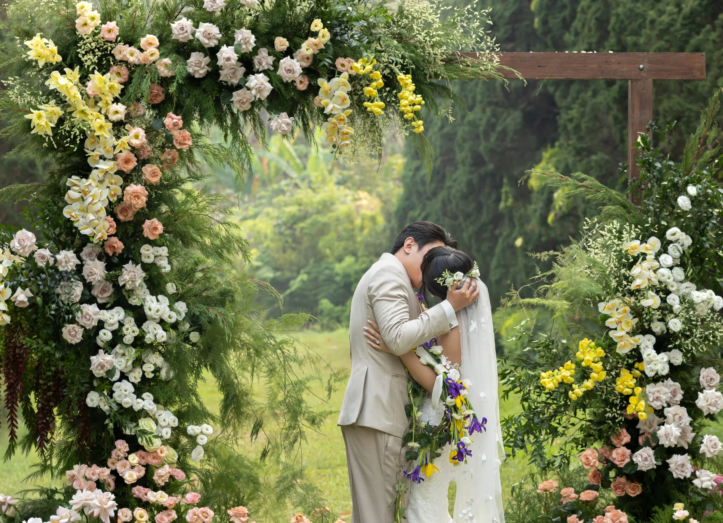 travel-elopement-photographer-ceremony.jpg