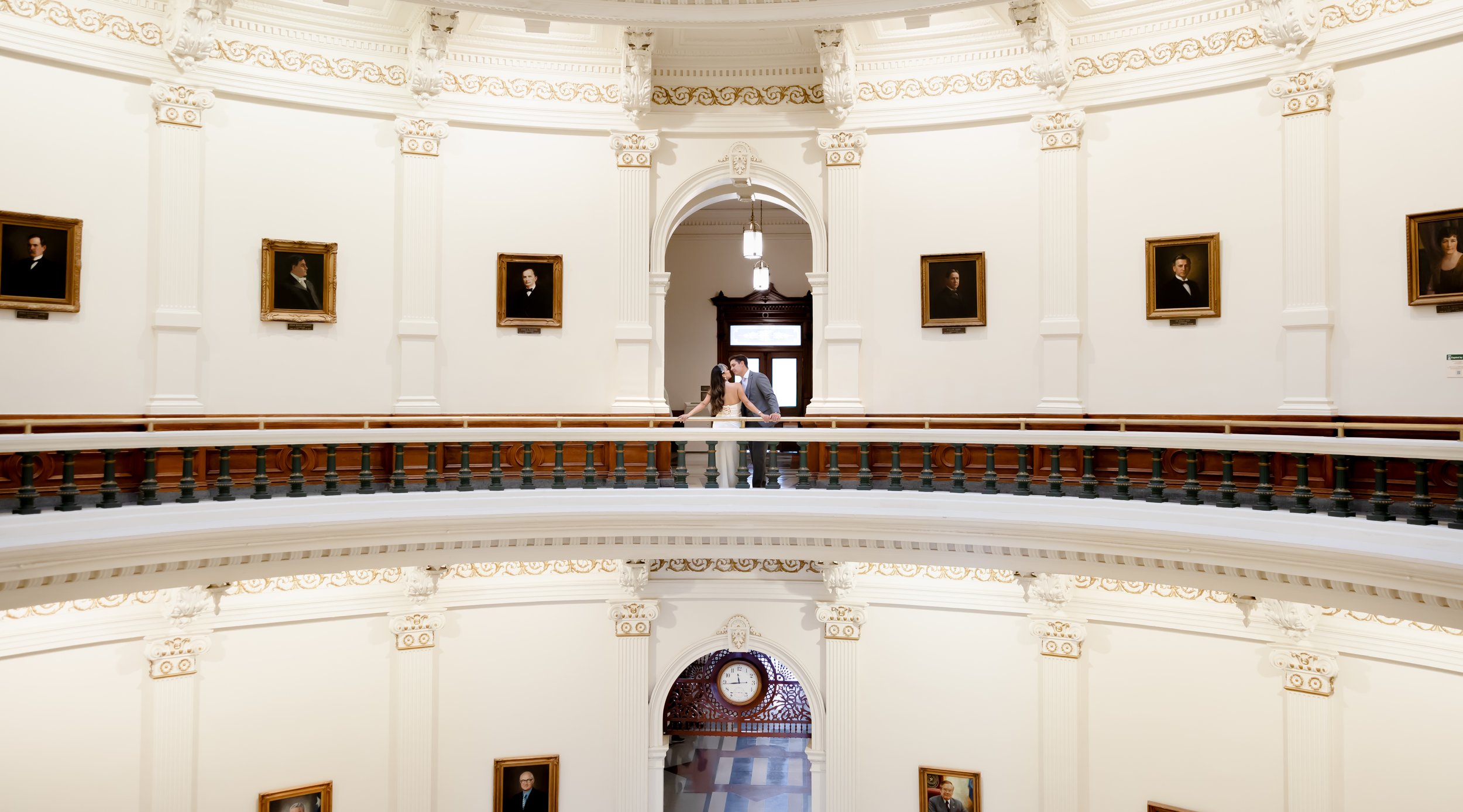 austin-courthouse-wedding-texas-capitol.jpg