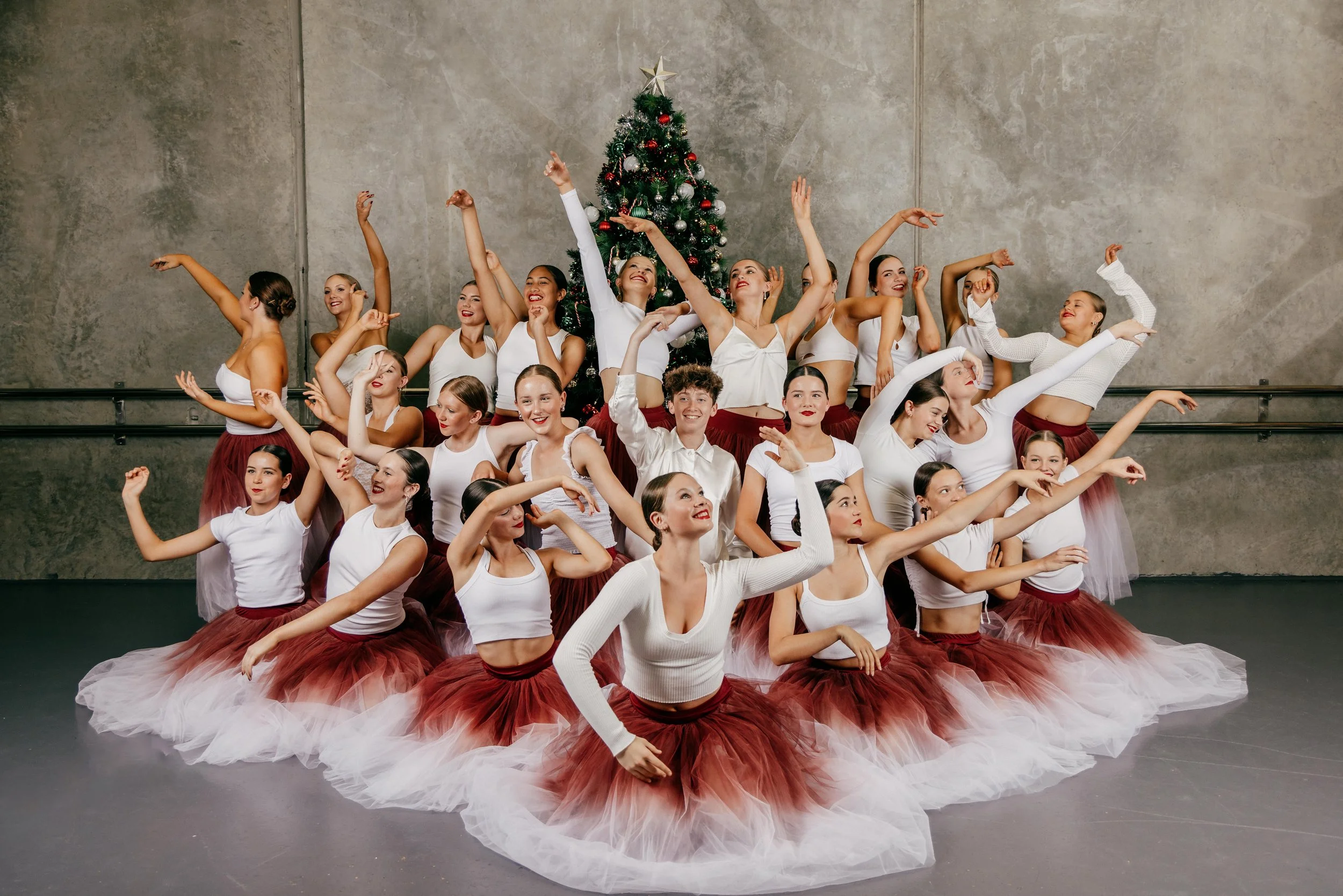 241110_LegacyDance_ChristmasShoot_DE_146.jpg