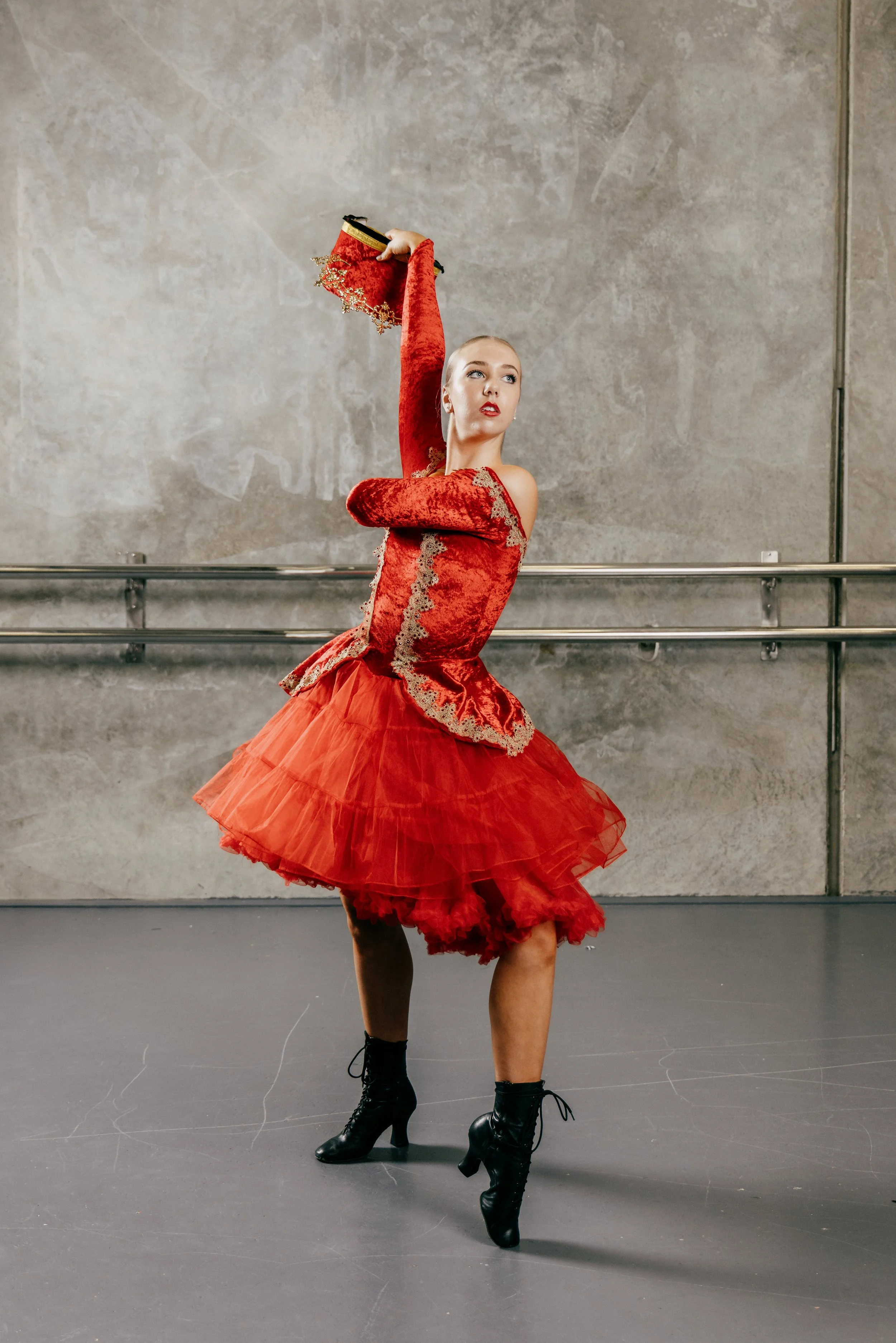 241110_LegacyDance_ChristmasShoot_DE_206.jpg