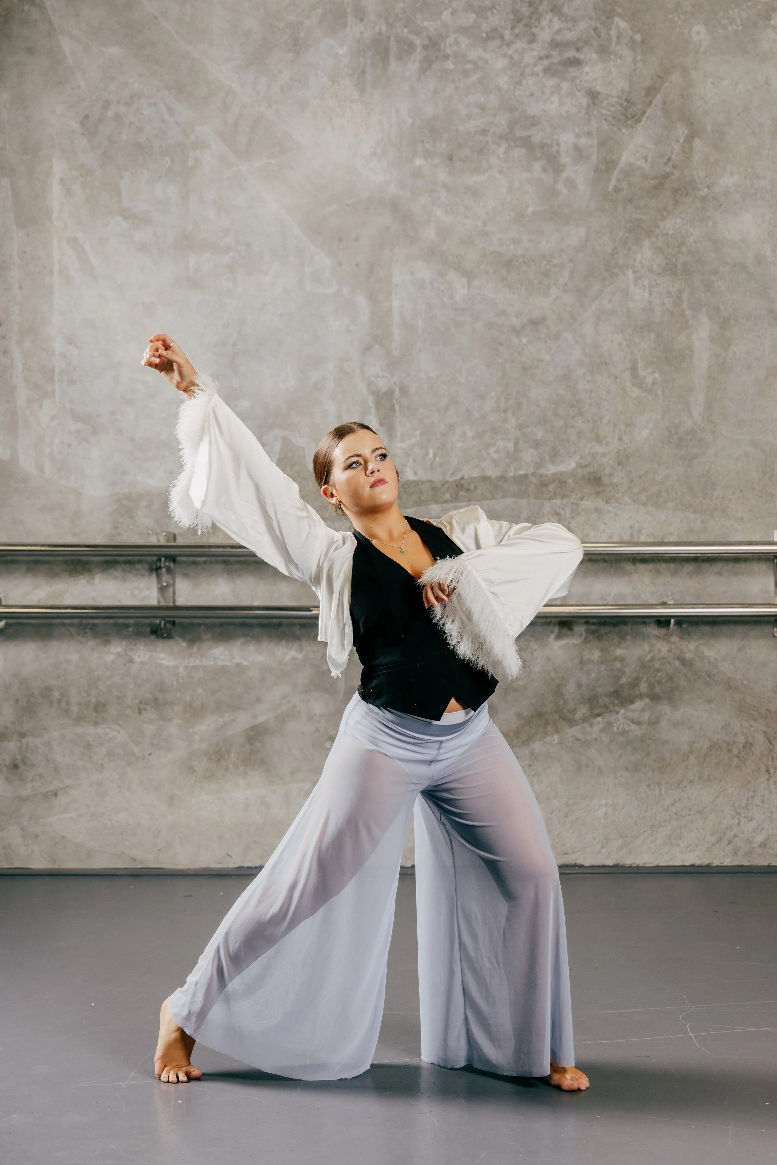 241110_LegacyDance_ChristmasShoot_DE_238.jpg