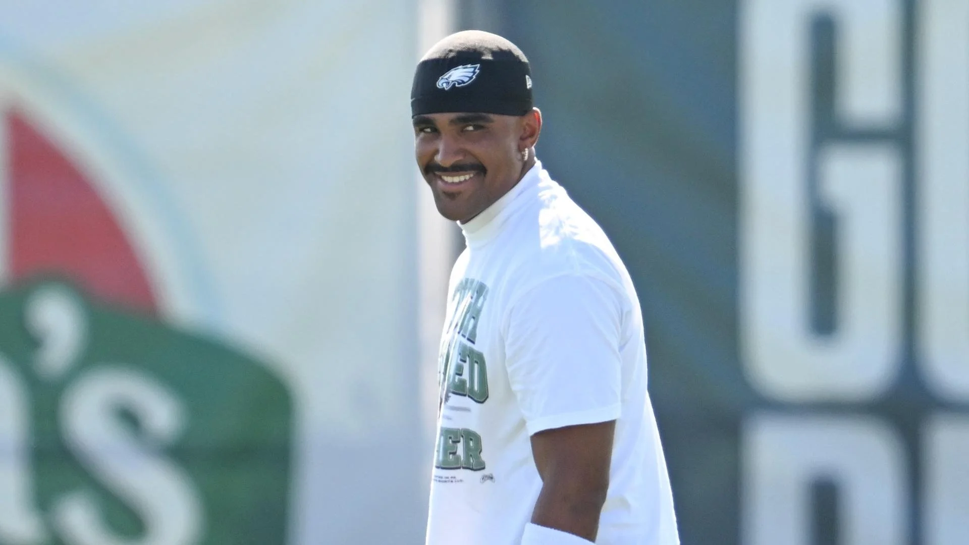 What The Hell is Going on With Eagles’ Twitter