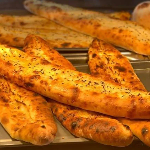 Chicken-and-Cheese-Pide.webp