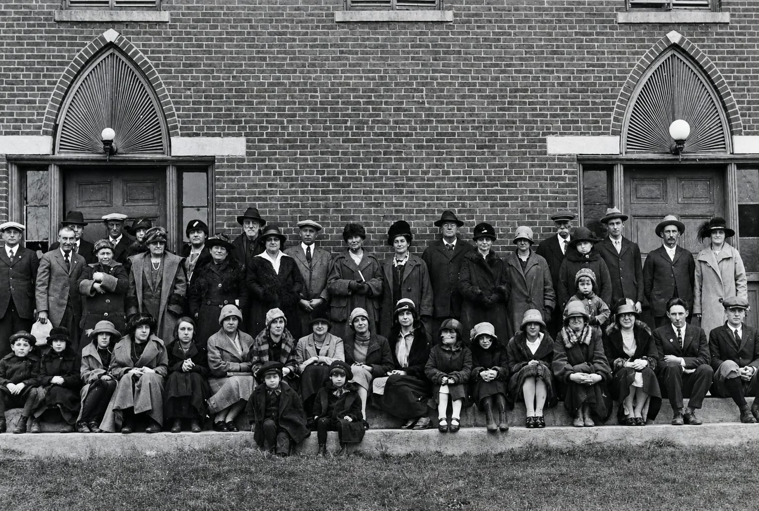 Thetford Center Church congregation, c. 1925–26. Photograph by The Reverend Leroy Collins, pastor. Elizabeth Sanborn is standing in the back row.