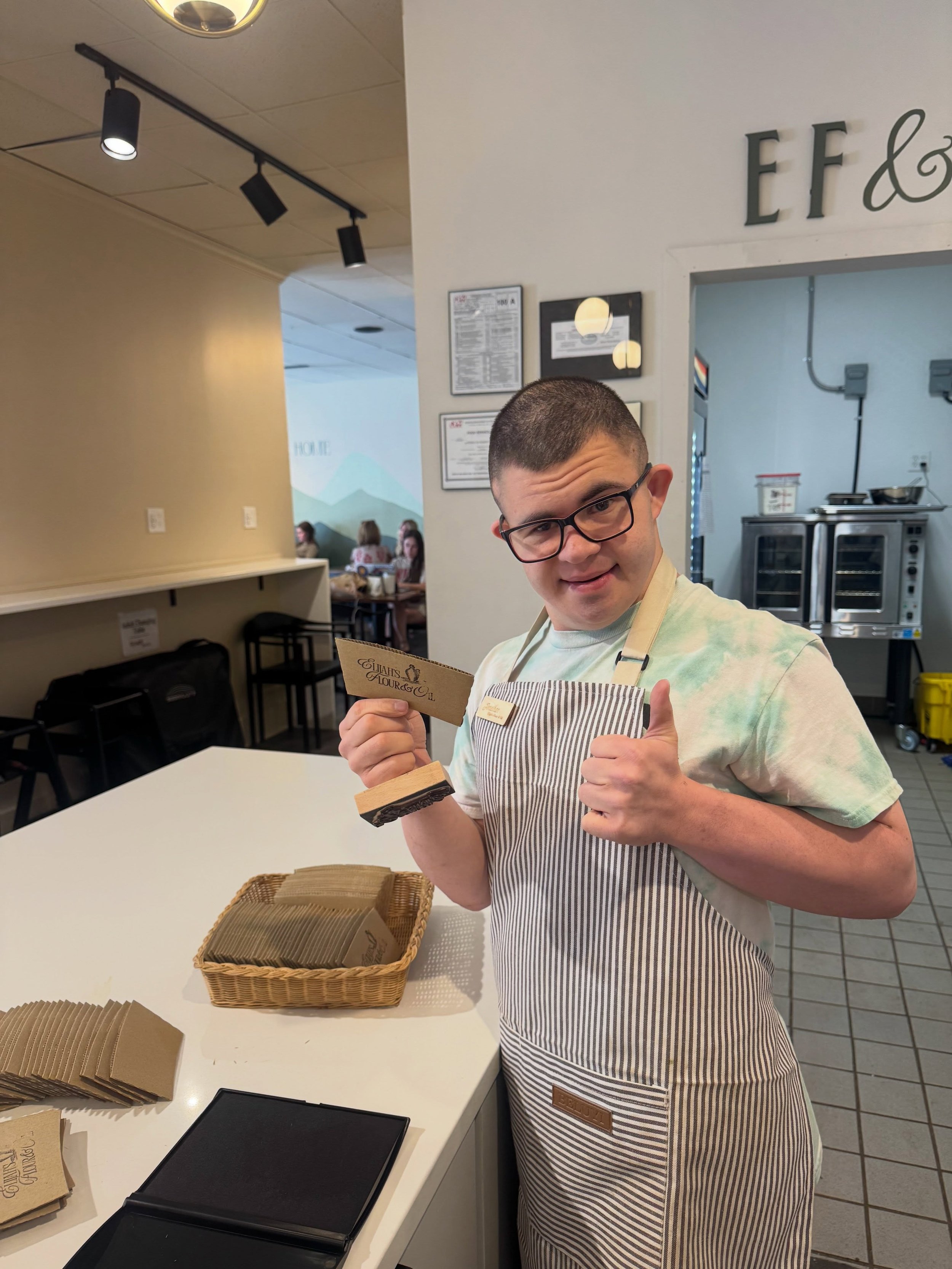 There&rsquo;s always a seat at the table at Elijah&rsquo;s Flour &amp; Oil. 🤍

We are so thankful for our friends at ConnectAbility and the many ways they have poured into Elijah&rsquo;s, including helping us stamp coffee sleeves and prepare the lit