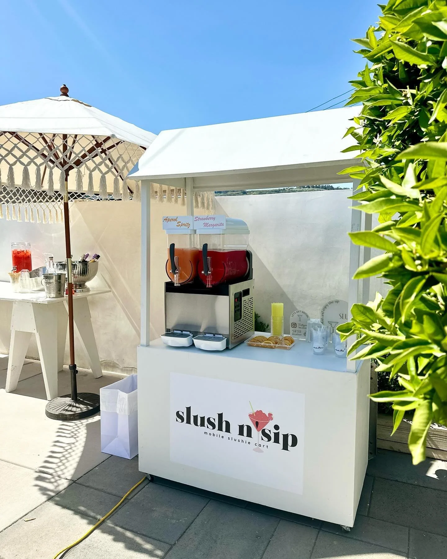 Showered with love, sprinkled with slushies! 🍹💍 💐

Indulged in the refreshing taste of Aperol Spritz and Strawberry Margarita while celebrating your special day! 

@slushnsip was a hit during this beautiful bridal shower 💕

BOOK TODAY for a Sweet