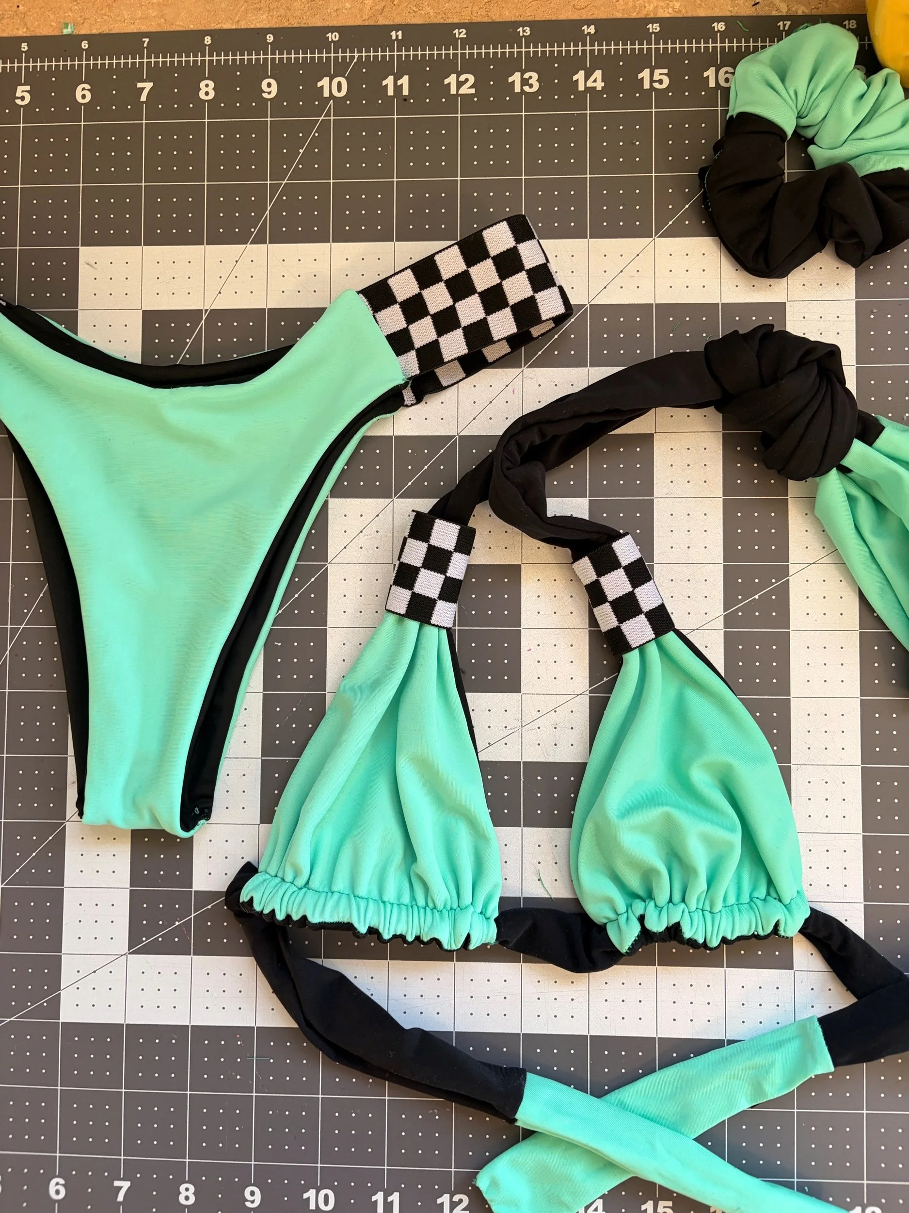 CUSTOM Moto Babe 🏁🖤Traingle Bikini + Scrunchi