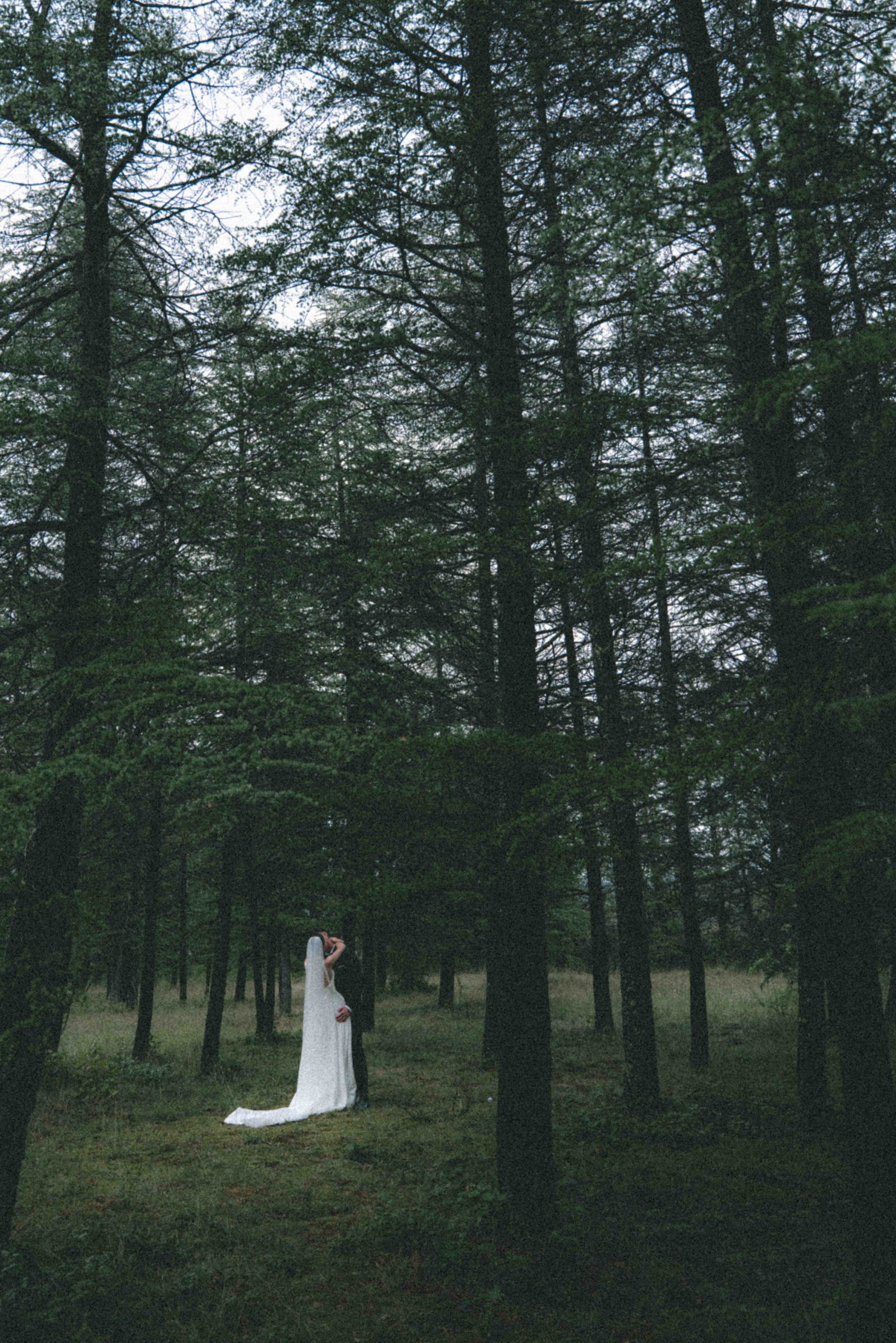 COUPLE-MEGANEETARNAUD-@pelut.charlene@barral_cecilia-CharlènePélutPhotographes-62.jpg