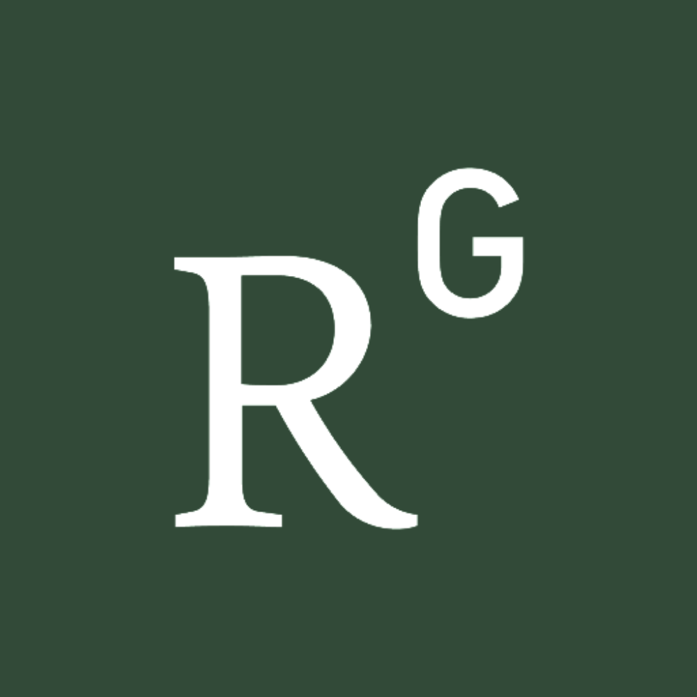 Logo avec les lettres R et G en blanc sur fond vert foncé.