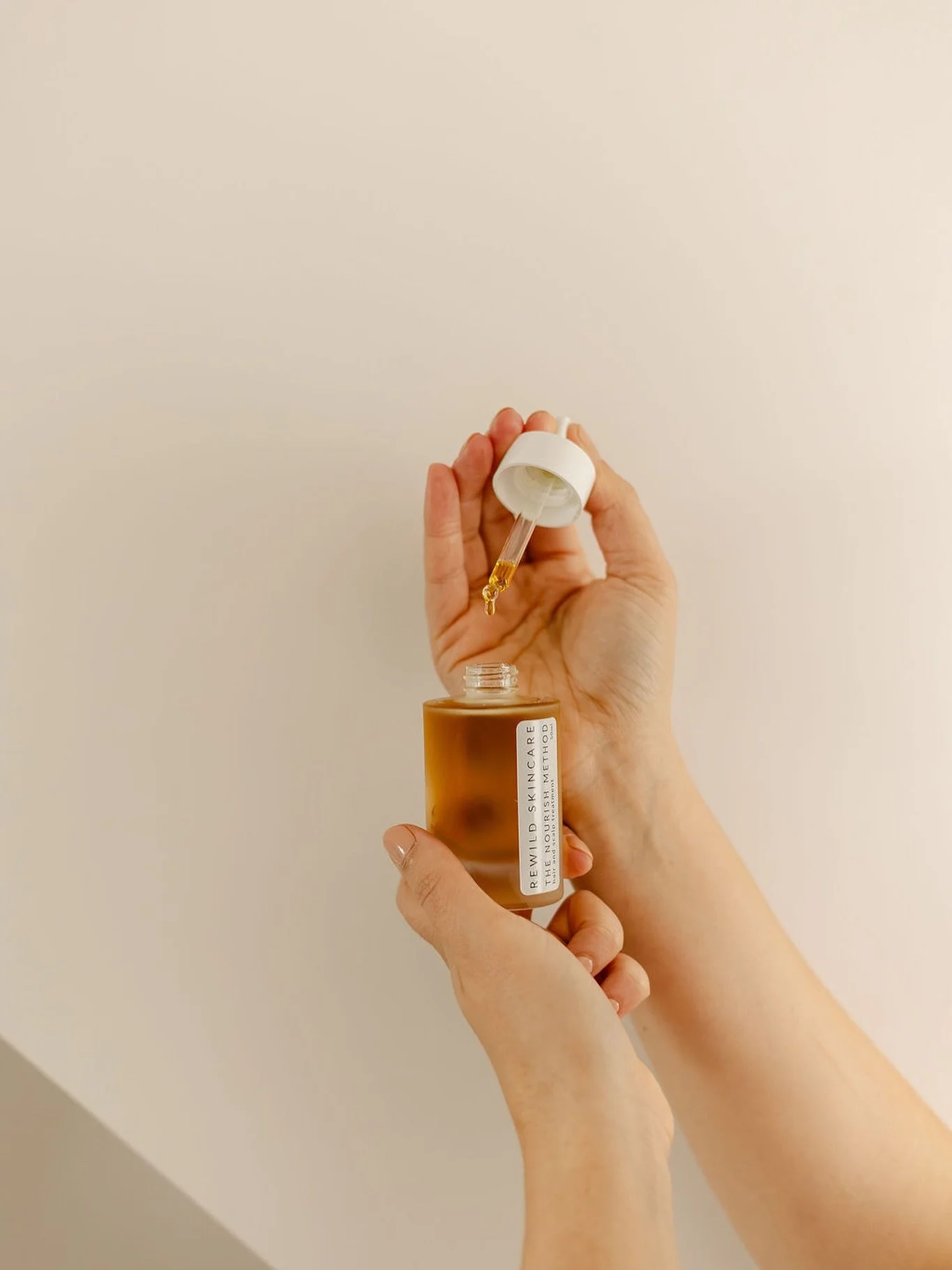 Indulge your hair with The Nourish Method from Rewild Skincare. Created with six beautifully blended cold pressed oils, it&rsquo;s ideal for this time of year when the heating turns on and everything starts to feel a little dehydrated 🤍

📸 @stories