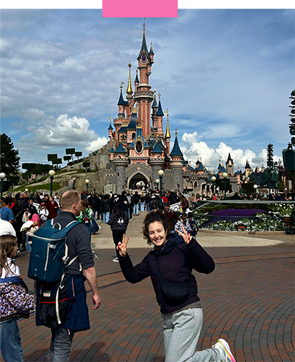Emma Barducci, graphic designer e brand designer, a Disneyland