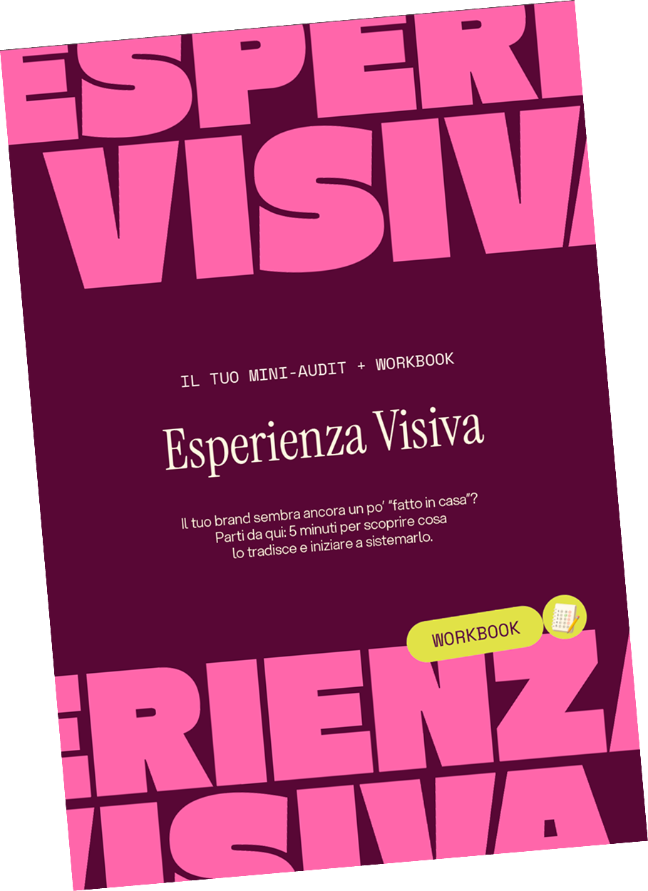 Copertina di un libro con sfondo viola e testo rosa e bianco, intitolato 'Esperienza Visiva', con sottotitolo 'Il tuo mini-audit + workbook', e la parola 'Workbook' in evidenza.