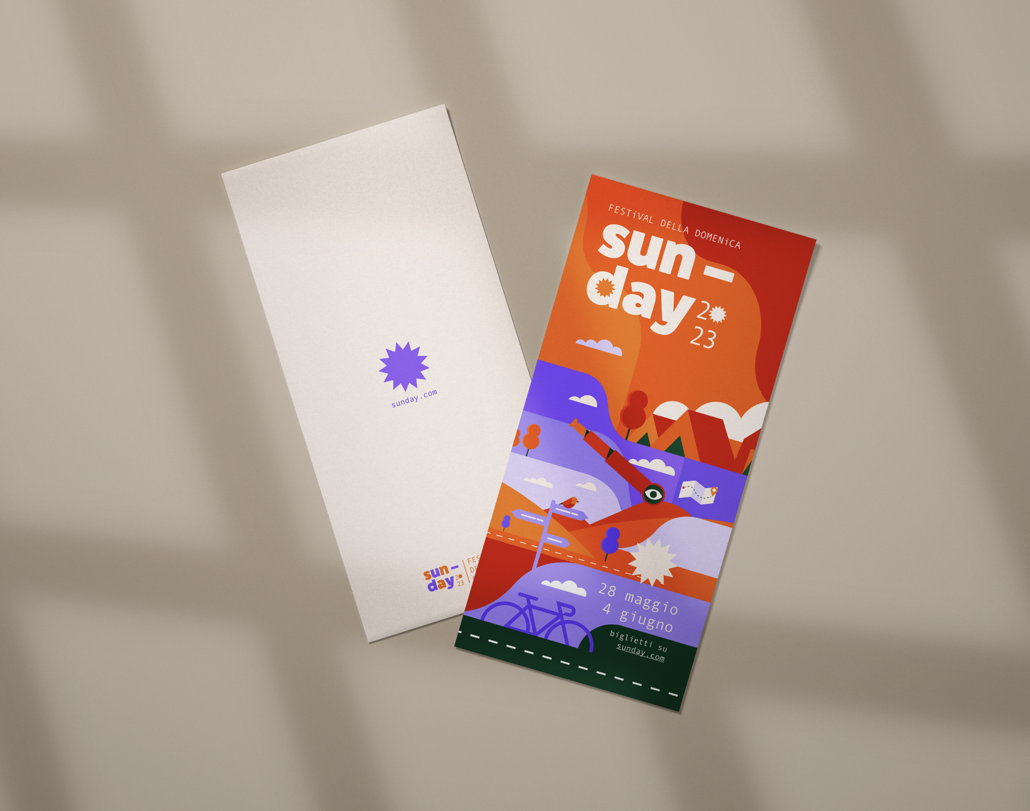 Volantino colorato con disegni di montagne, cielo, nuvole e biciclette, promozione per il festival della domenica 'Sun-day' dal 28 maggio al 4 giugno, con biglietti su sunday.com.