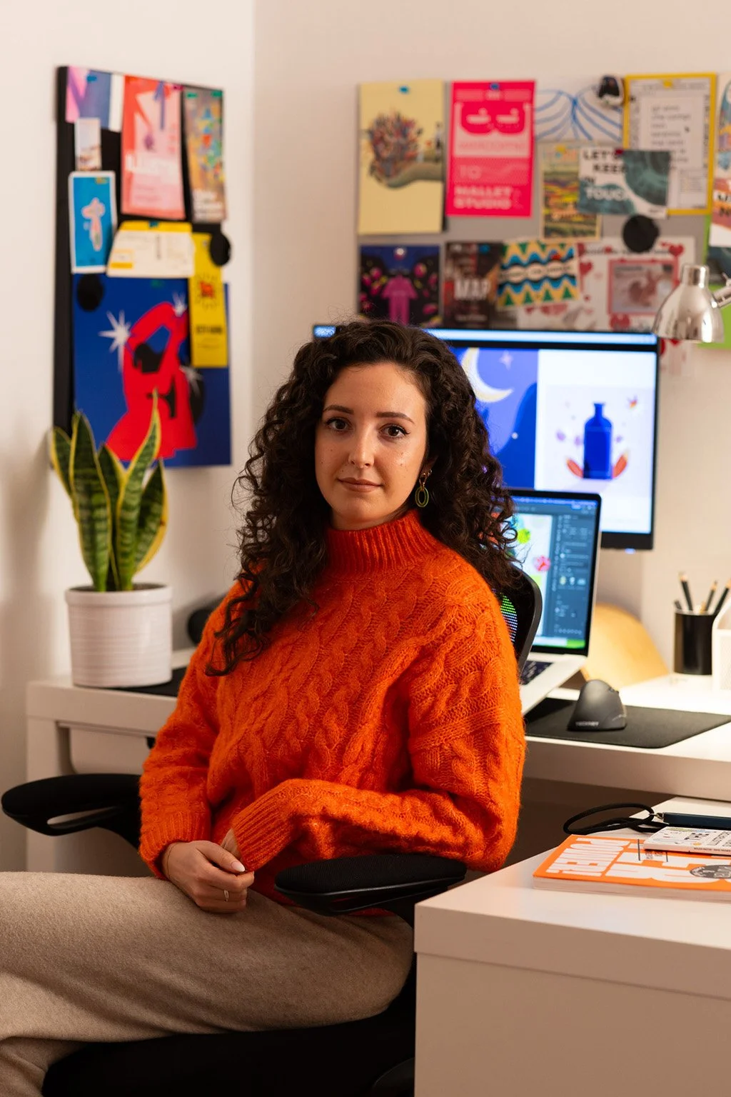 Foto di Emma Barducci Design nel suo studio a Firenze