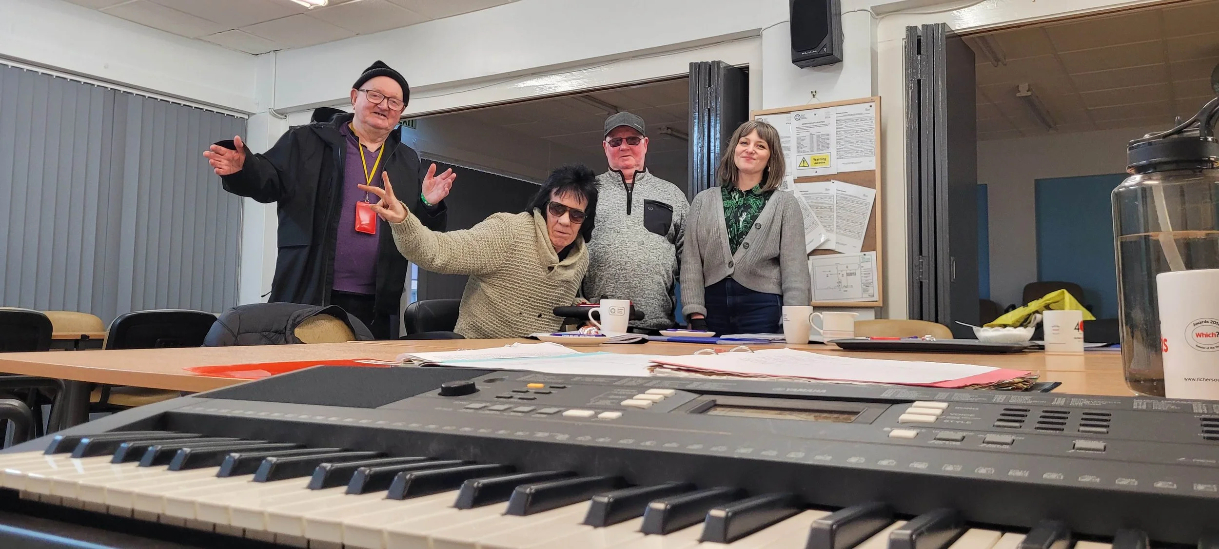 wee-singalong-group-lintel-trust-keyboard-music