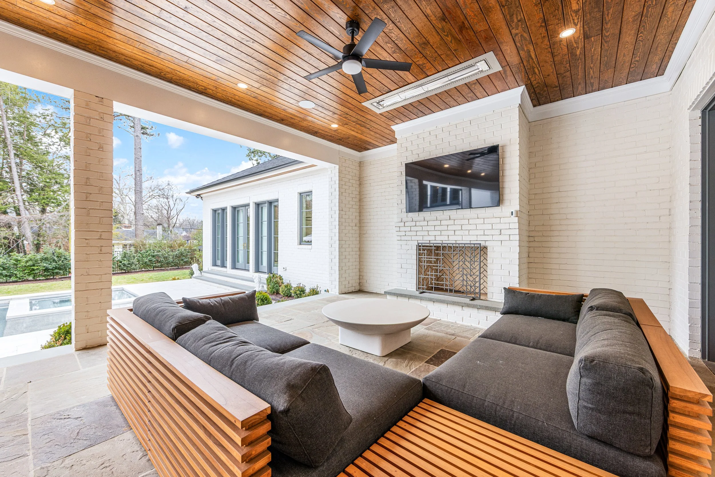Veranda (1).jpg