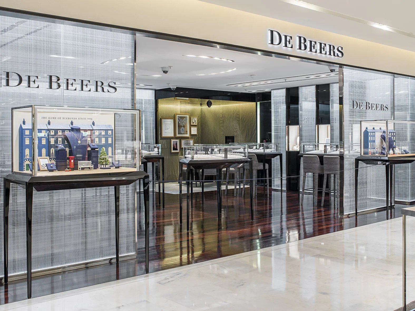 De Beers Jewellers Window Roll-out