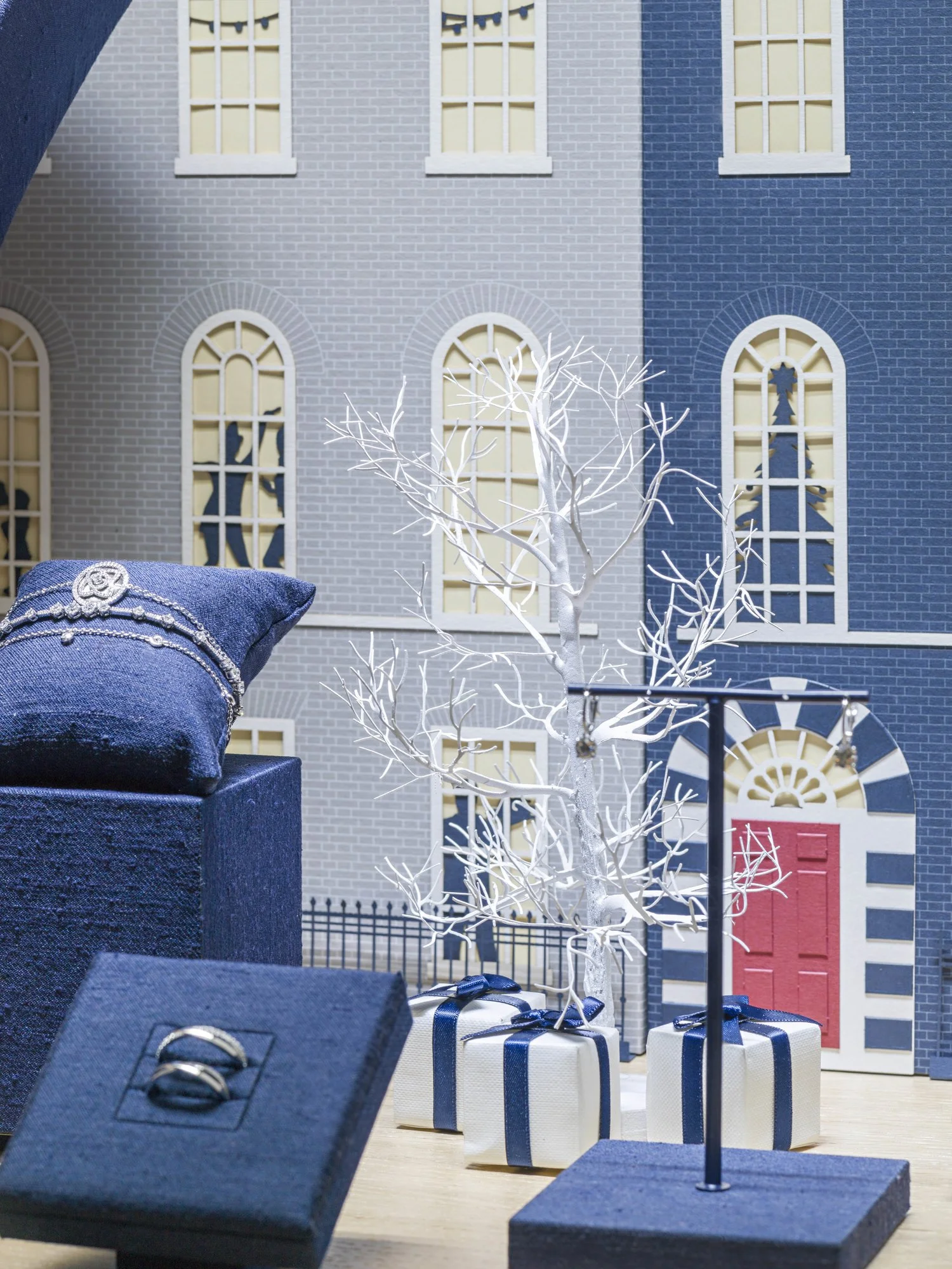 De Beers Jewellers Window Roll-out