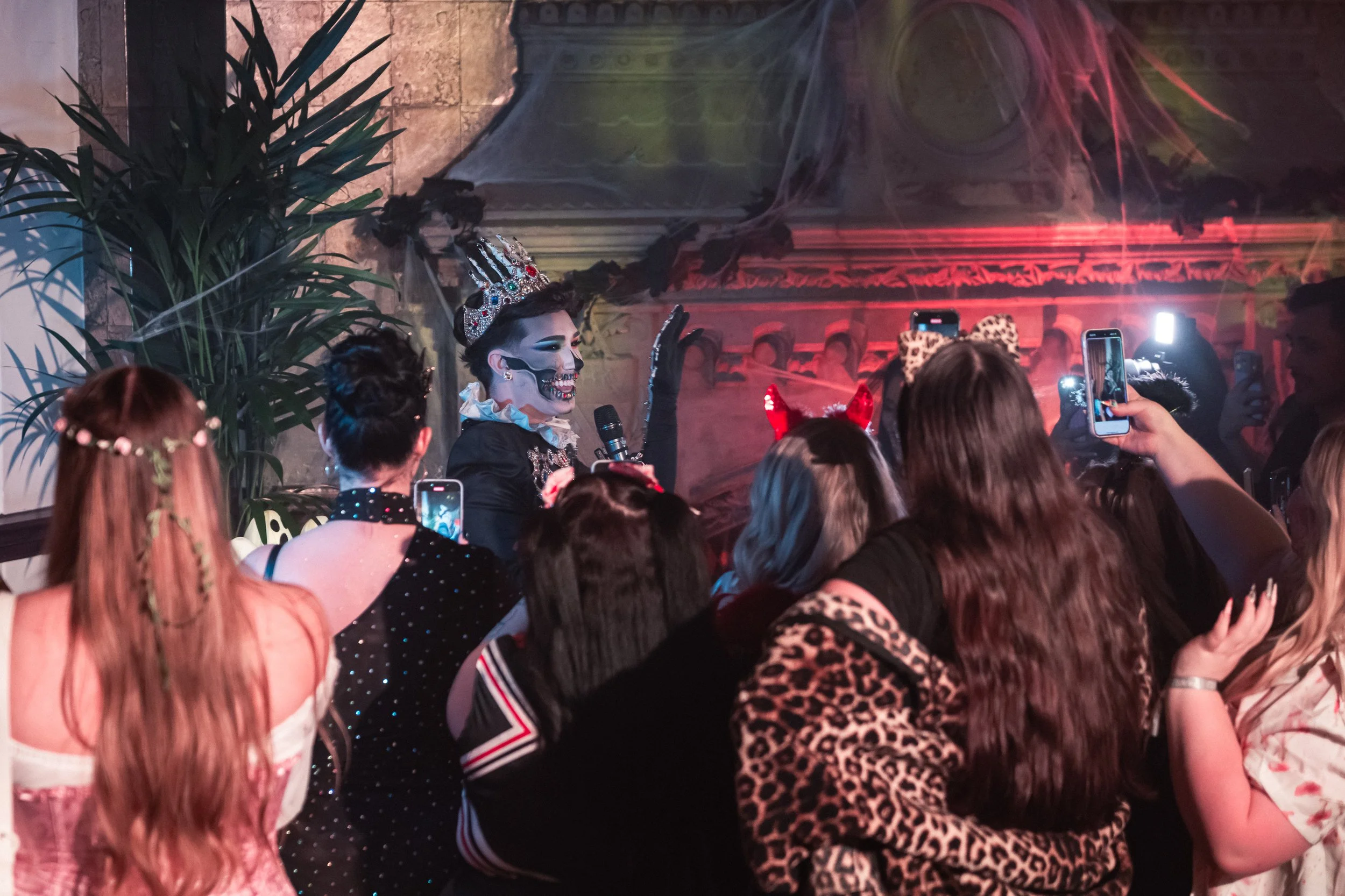 0008_20251016_PaintedHauntedMansion_LizaHeinrichs.jpg