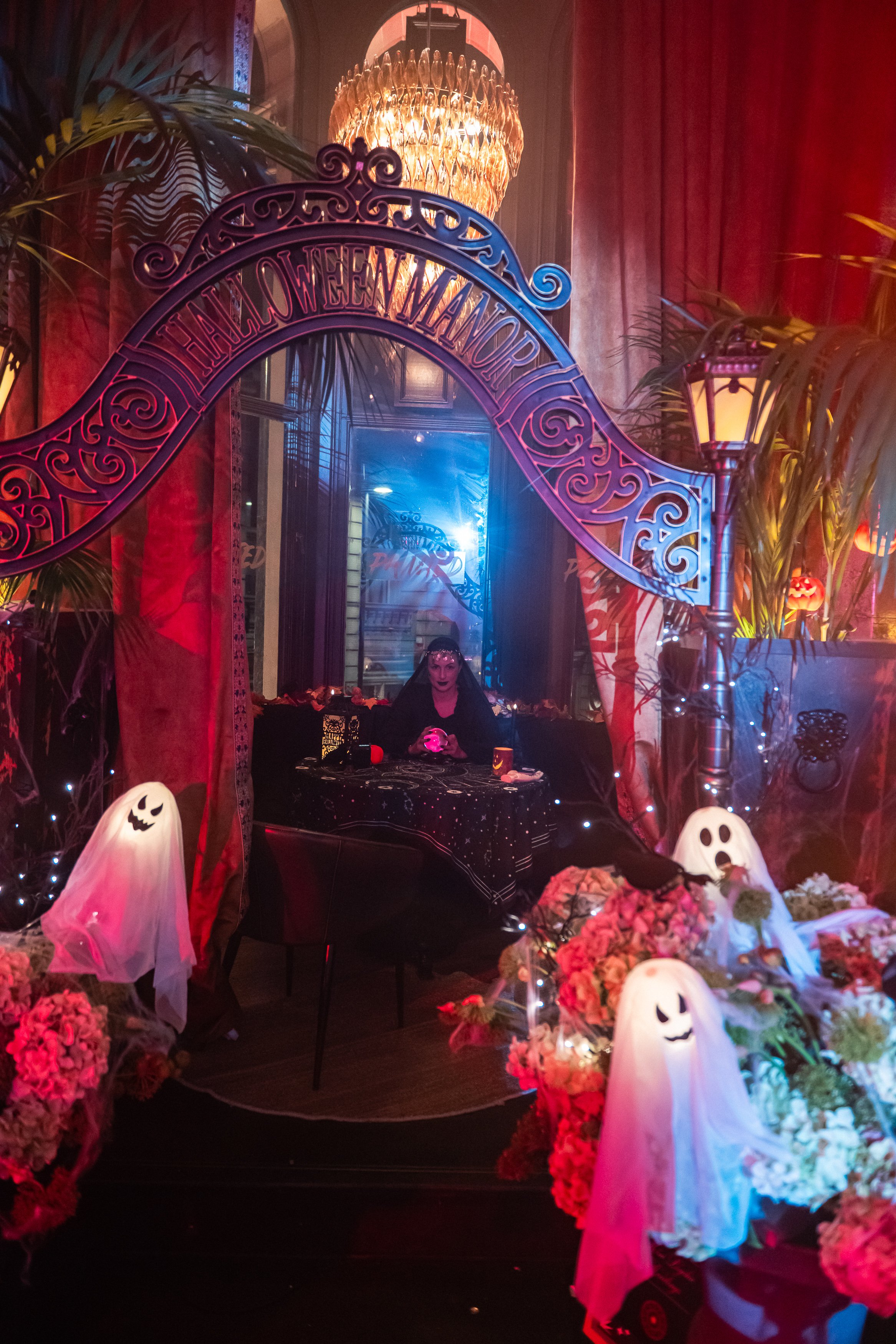 0026_20251016_PaintedHauntedMansion_LizaHeinrichs.jpg