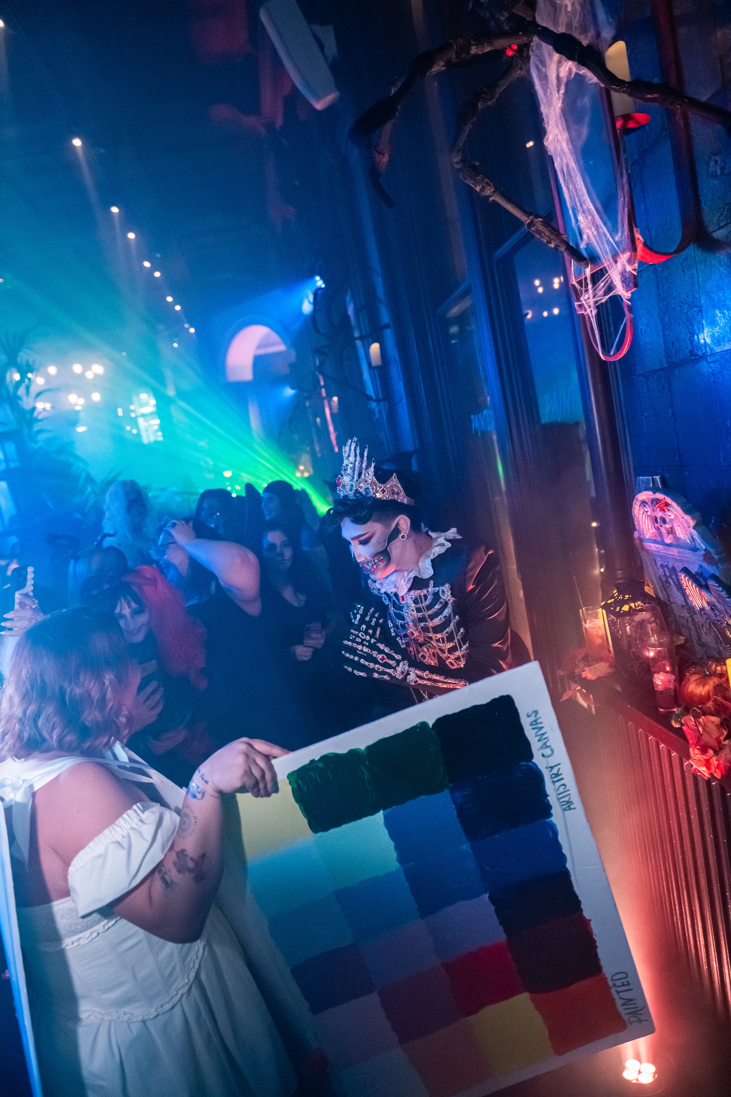 0137_20251016_PaintedHauntedMansion_LizaHeinrichs.jpg