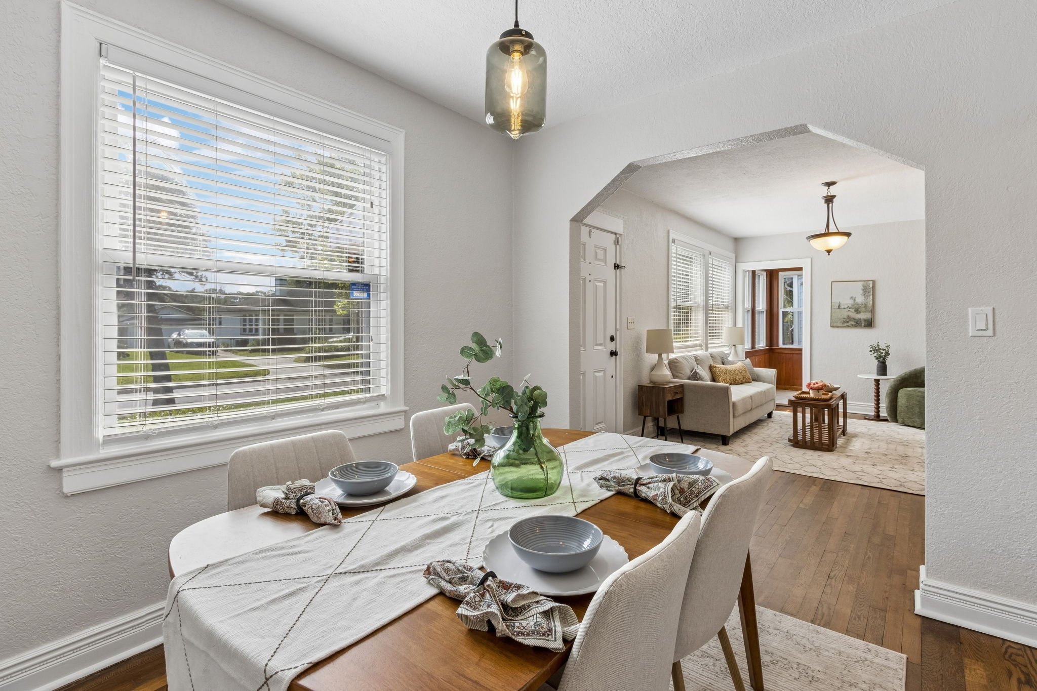 18-web-or-mls-2246 Redfern Rd-18.jpg