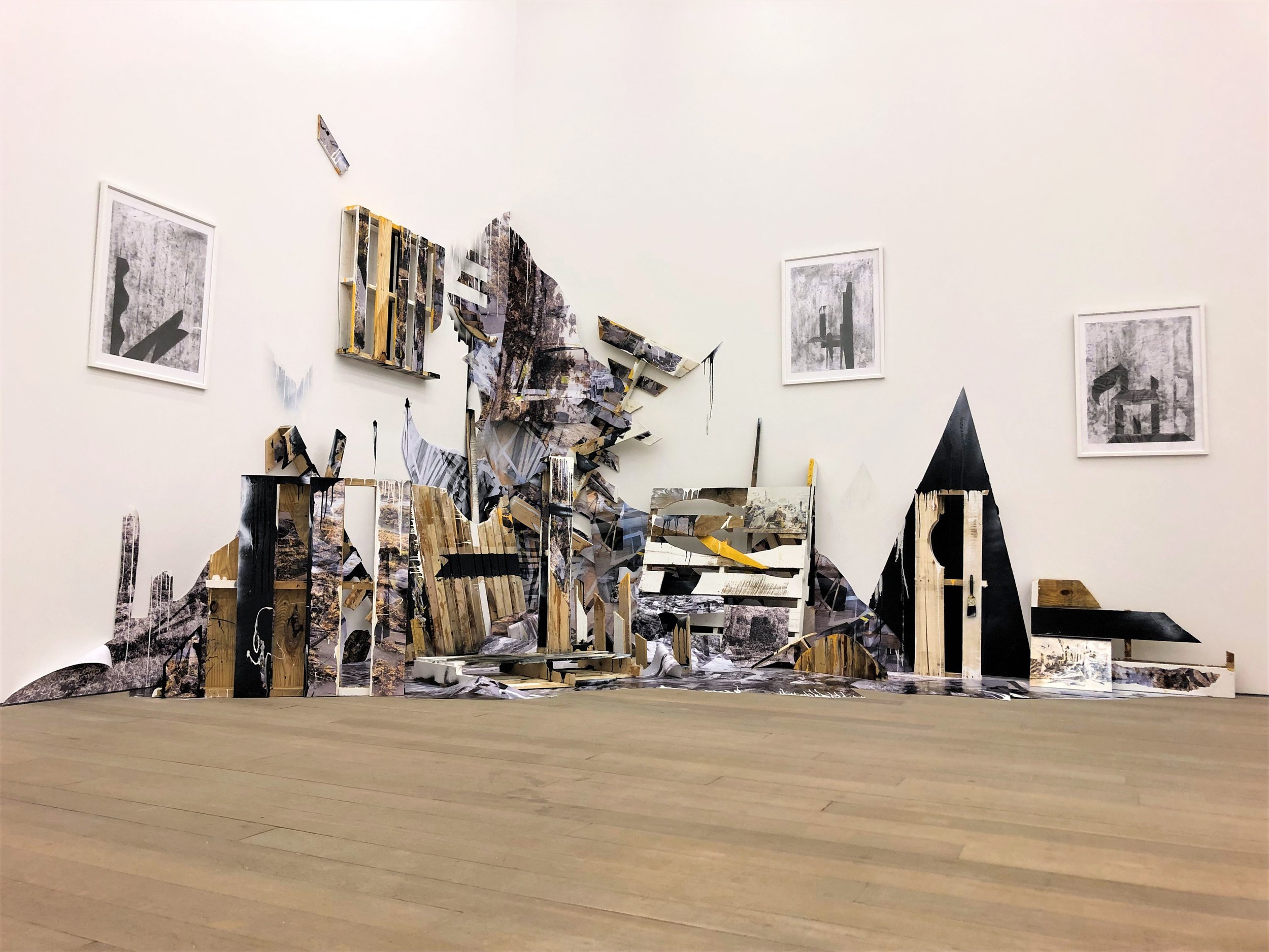 Installation artistique réalisée au Perez Art Museum à Miami, représentant une scène après un ouragan. Cette oeuvre à été réalisée pour l'exposition "the other side of now" en 2019, deux ans après l'ouragan Irma.