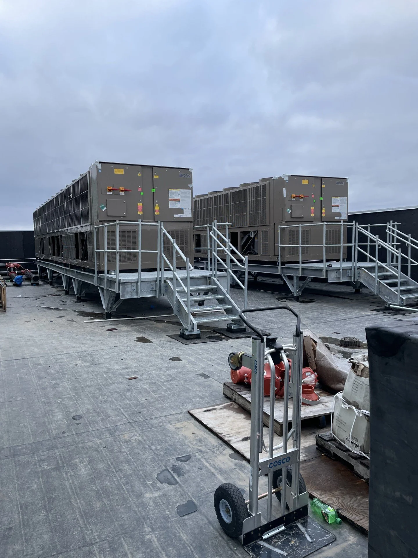 Rooftop HVAC equipment installed at the Robert & Lena Shell Medical Pavilion in Huntington, West Virginia.