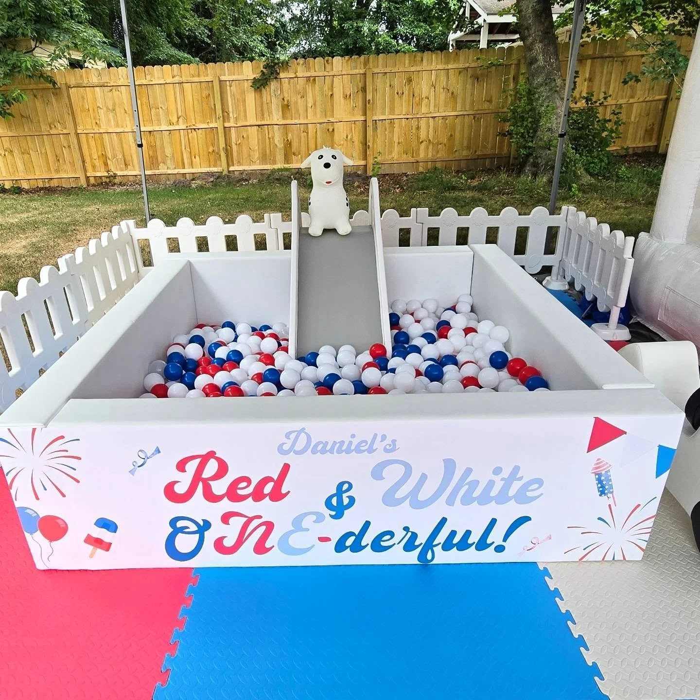 Red, white &amp; ONEderful ❤️🤍💙

Happy 1st Birthday Daniel🎉

 Thank you so much for trusting Tiny Steps to be part of your little one's 1st birthday celebration 🎉
