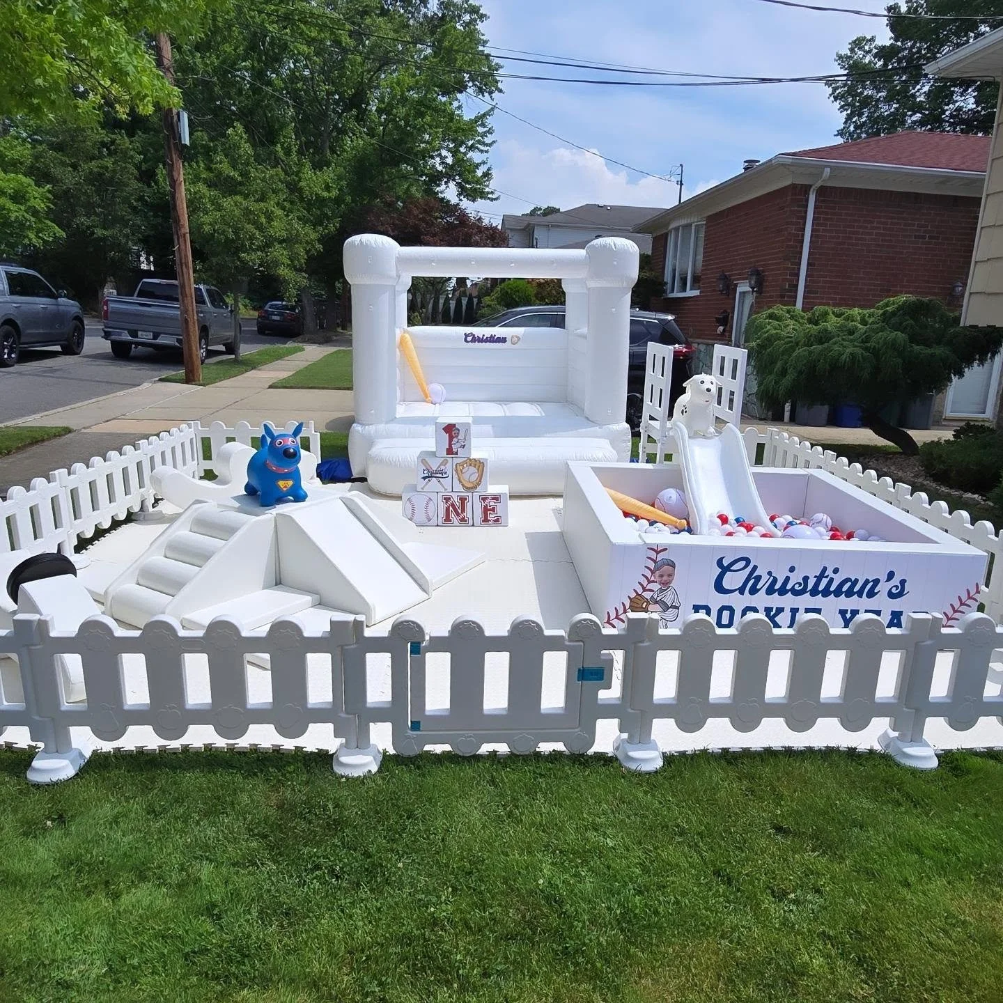 Christian's Rookie Year ⚾️

Thank you so much for trusting Tiny Steps Soft Play to be part of such a special milestone✨️