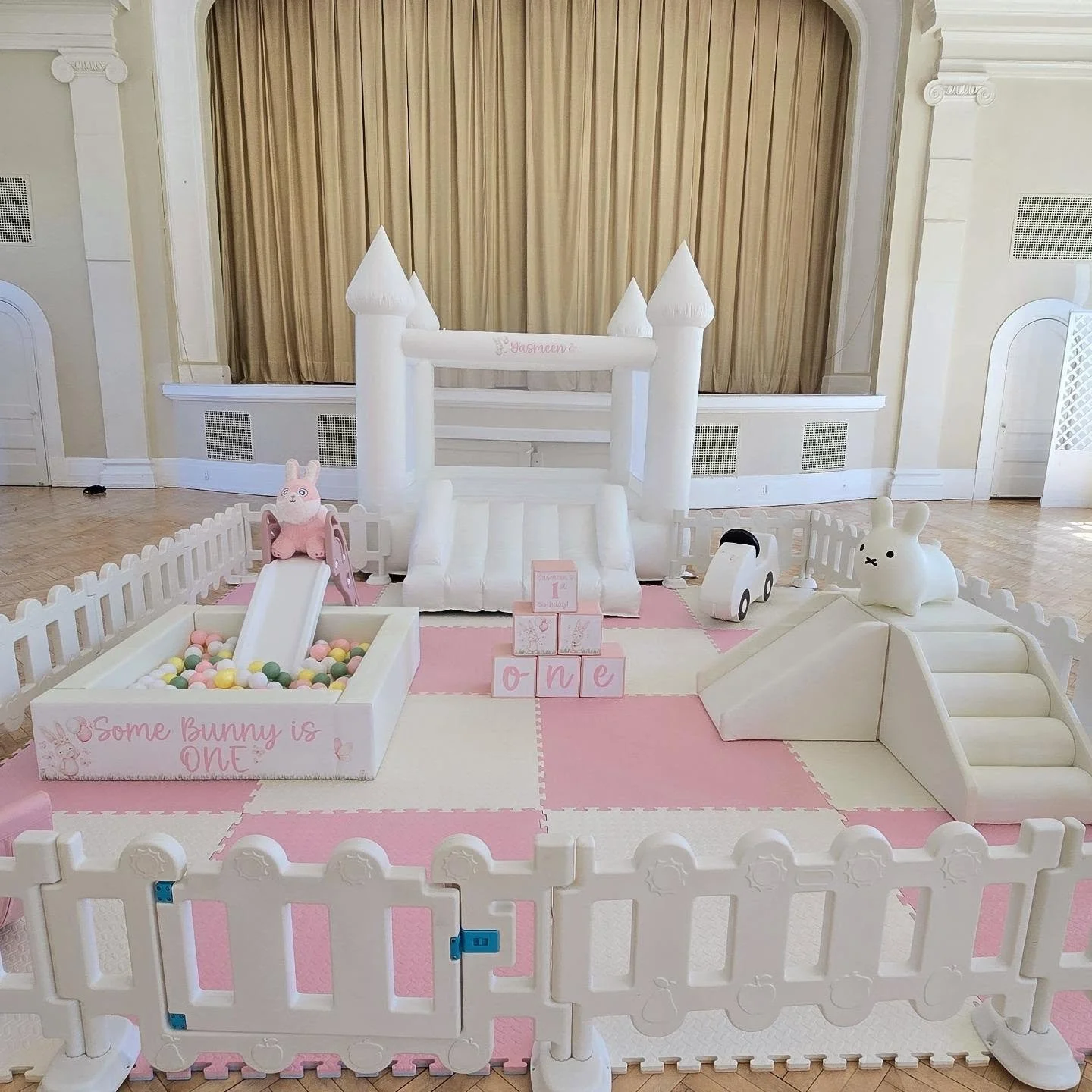 Some Bunny is ONE 🐰🩷
The sweetest pink &amp; white setup for such a special first birthday✨️

Venue: Grand Colony Hall 
Balloons: @decor_by_selena 
Soft Play: @tinysteps_softplay 

#somebunnyisone  #softplay  #1stbirthday  #bunny🐰