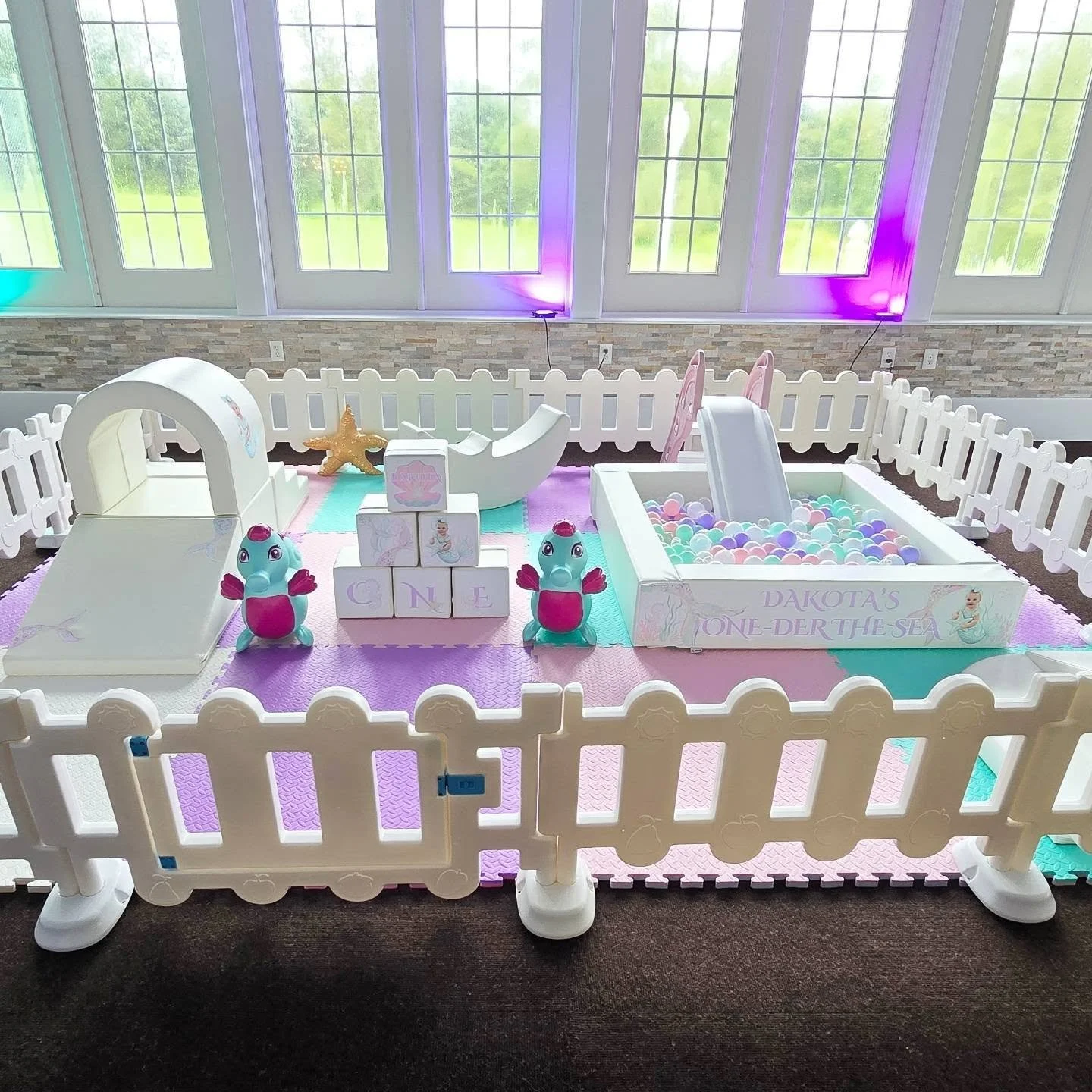 Dakota's ONE~der the sea 🧜&zwj;♀️🐚
A magical setup for the sweetest first birthday! Thank you for letting Tiny Steps be part of your  little one's special day.💕

#onederthesea  #underthesea  #sea  #1stbirthday  #softplay