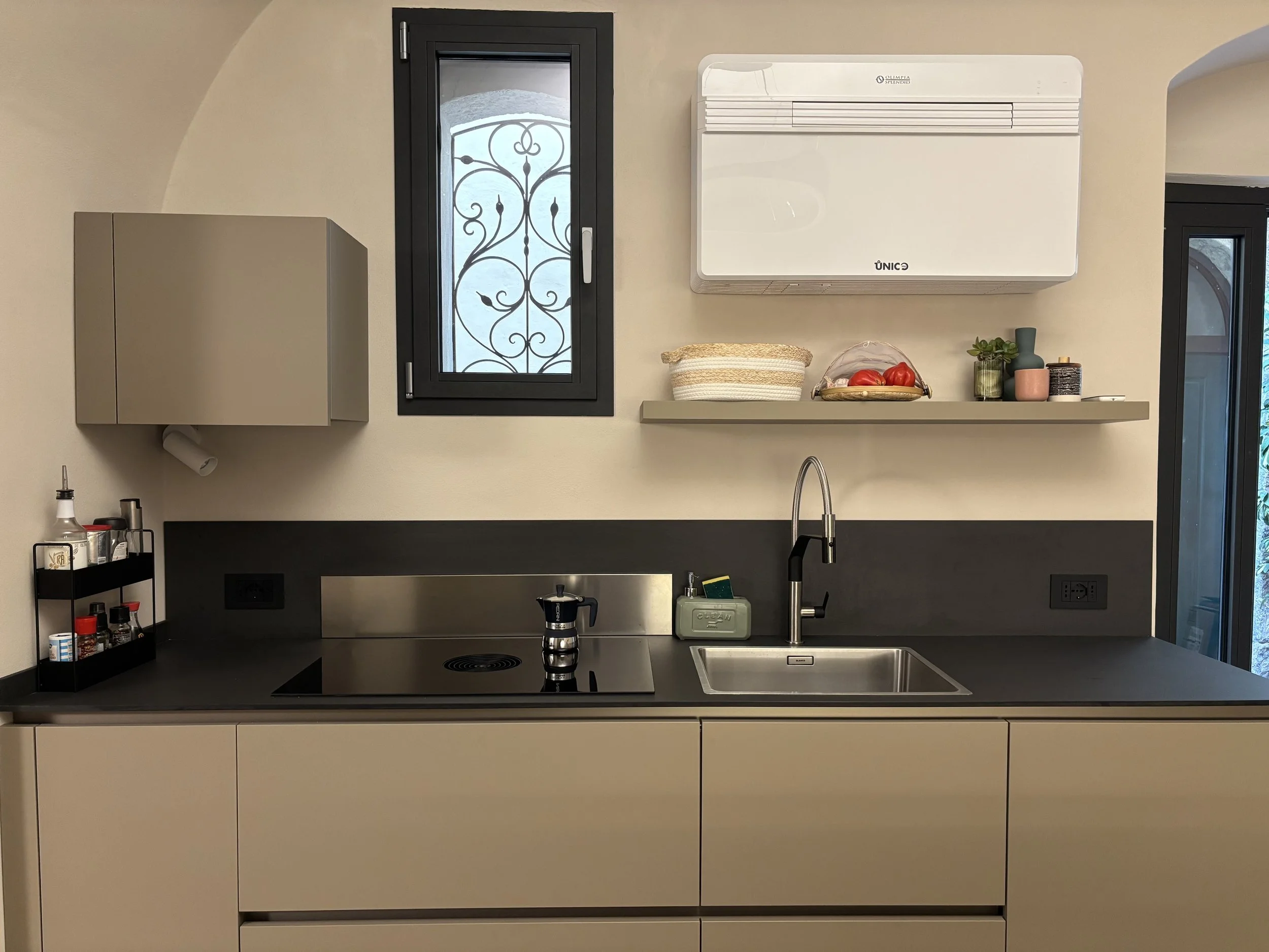 kitchen2.jpg