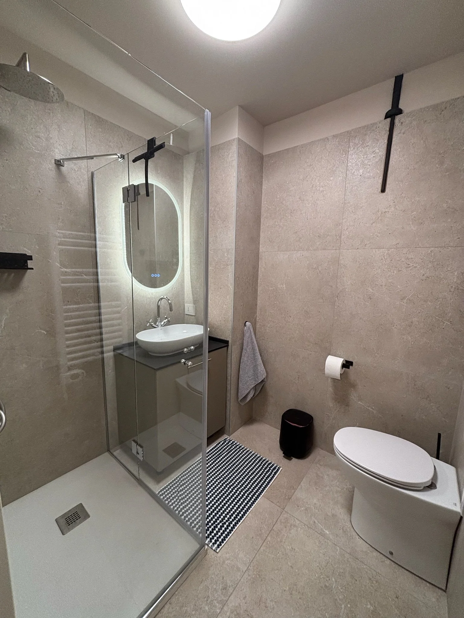 bathroom-2.jpg