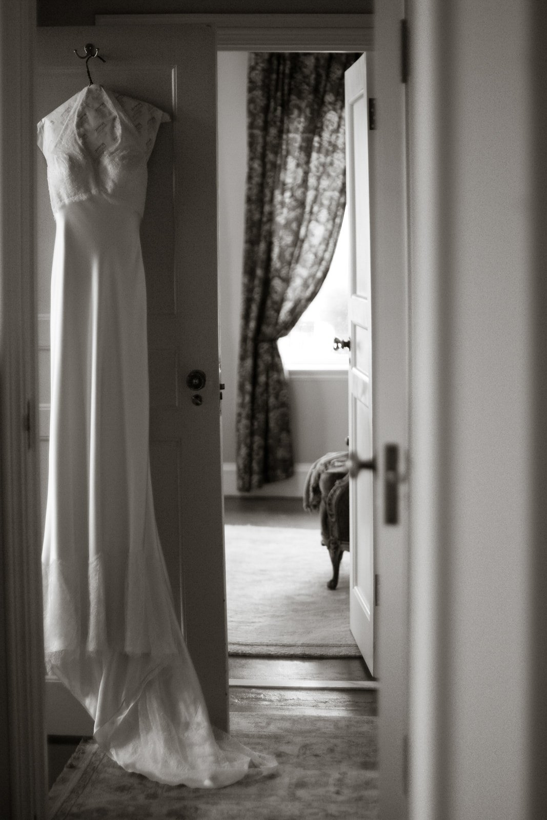 Chicago-Classic-Black-and-White-Wedding-Photography-Julie-Mikos-56.jpg