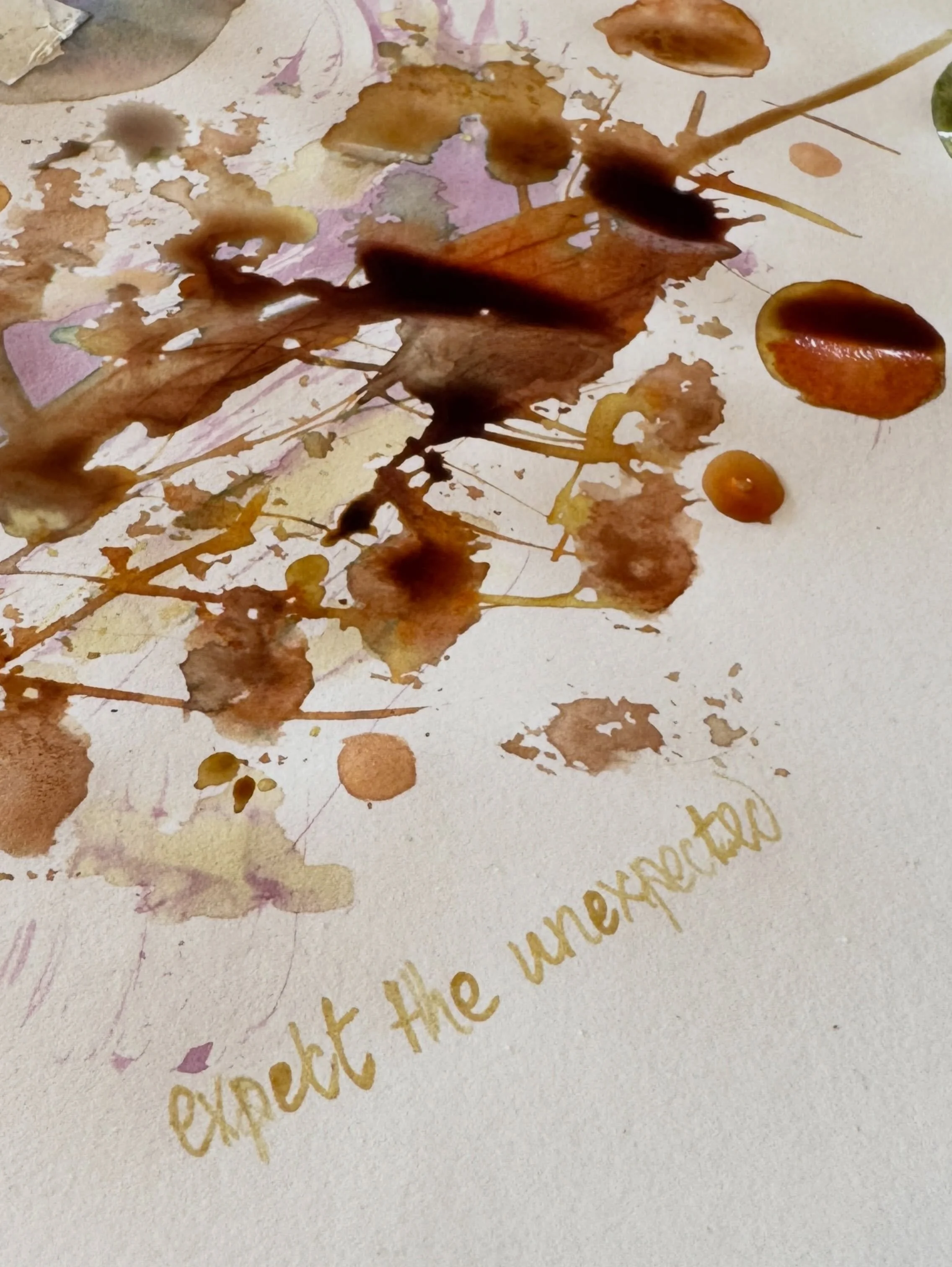 Wild Ink Workshop @yorkguildweaversspinnersdyers 

A wonderful day on Saturday in creative flow with plants. I love how each participant responds differently to botanical inks on paper and how the energy, flow or intention changes depending on the pl