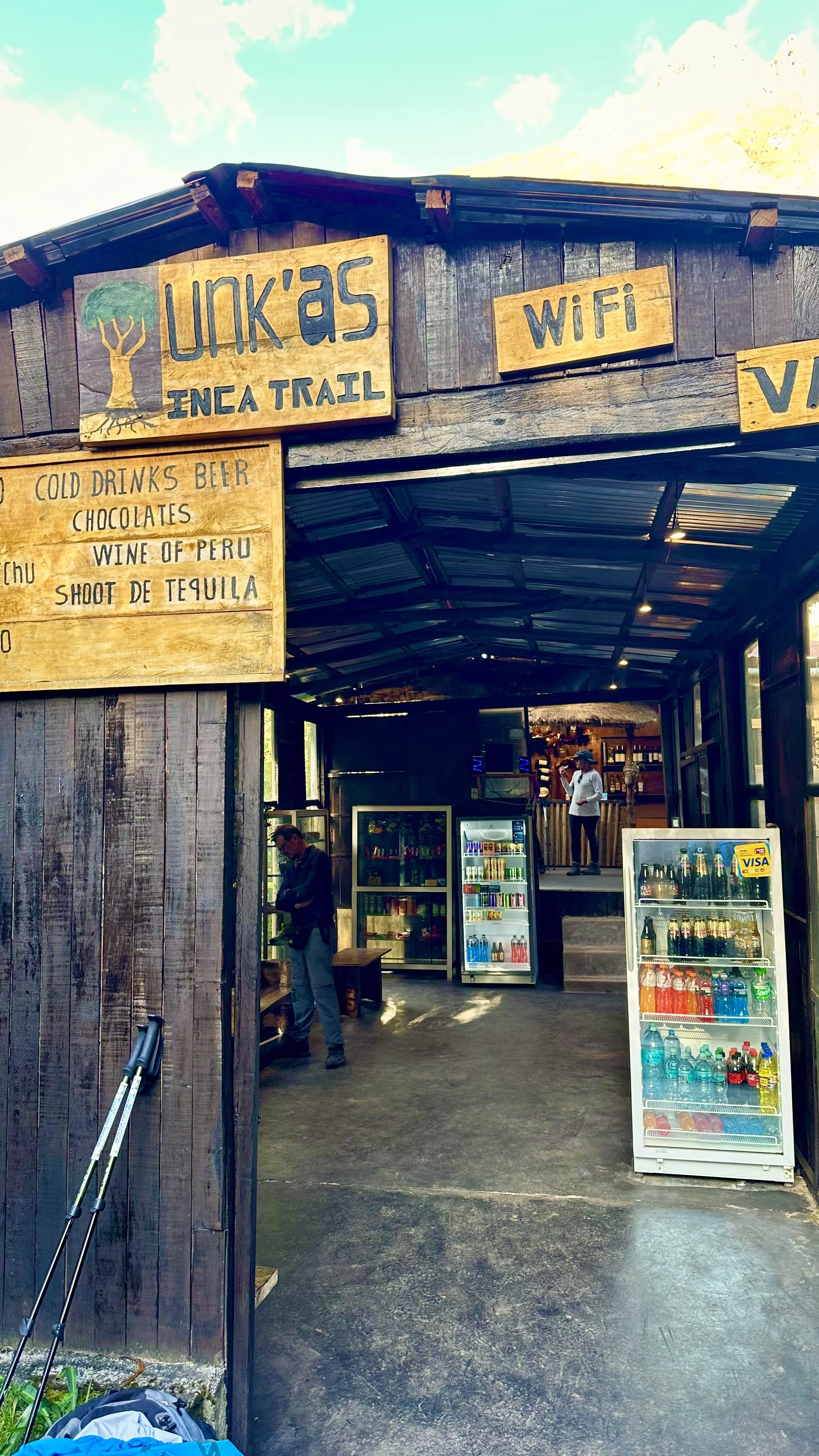 Unk'as Inca Trail store sign, cold drinks and wifi on the trail